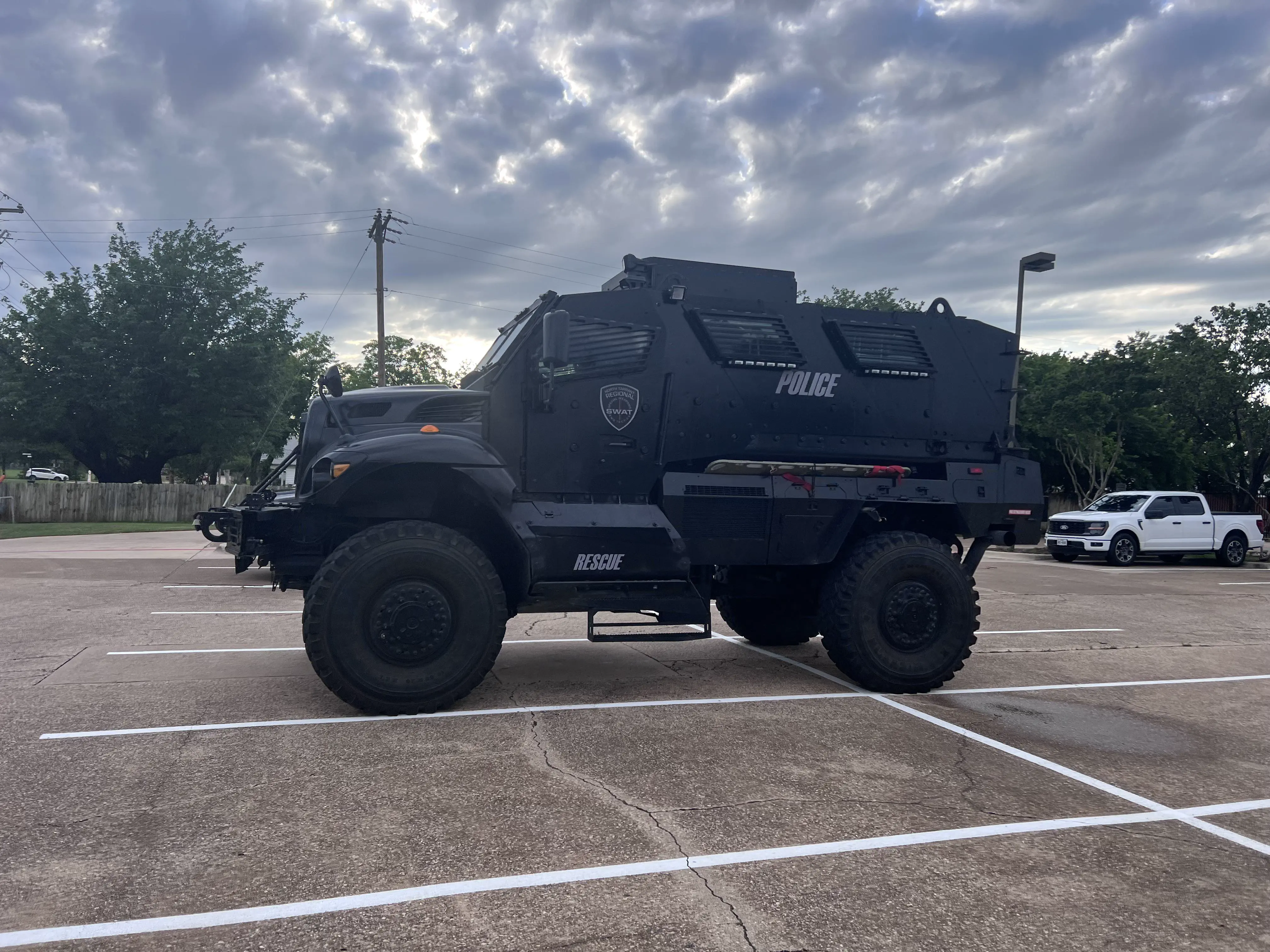 16 Mammoth Oddities You Need to See Now! đđŸ 22 Absolute Units of a police vehicle