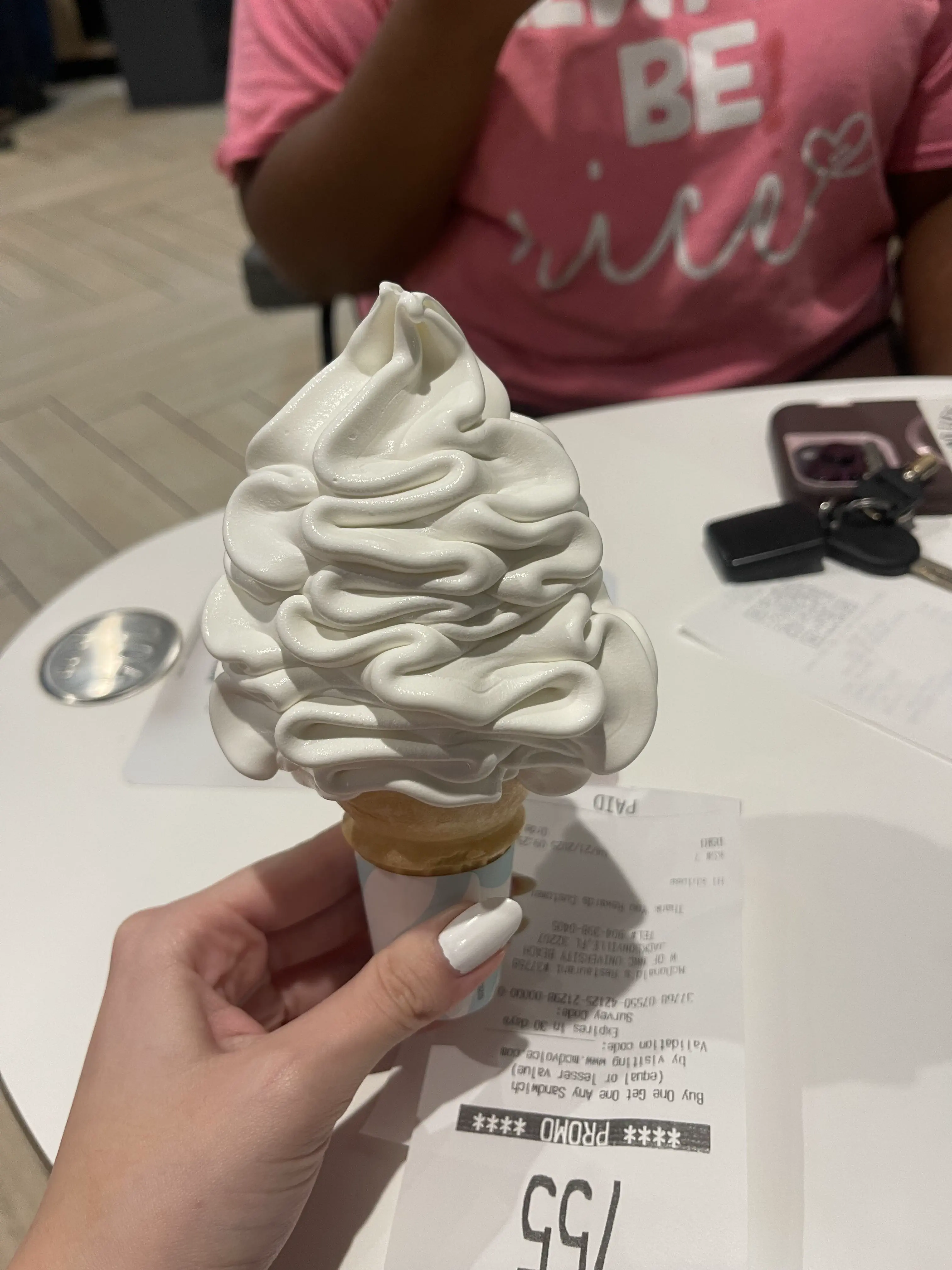 22 Massive Beasts That Will Leave You Stunned! đđ„ 37 Absolute Units of a small McDonalds ice cream cone