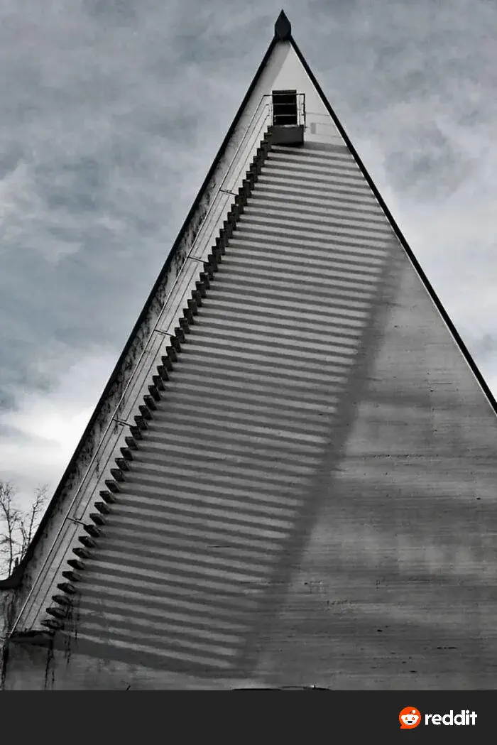 22 Mind-Blowing Absolute Units You Won't Believe Exist! 🦙🤯 37 Absolute Units of a staircase