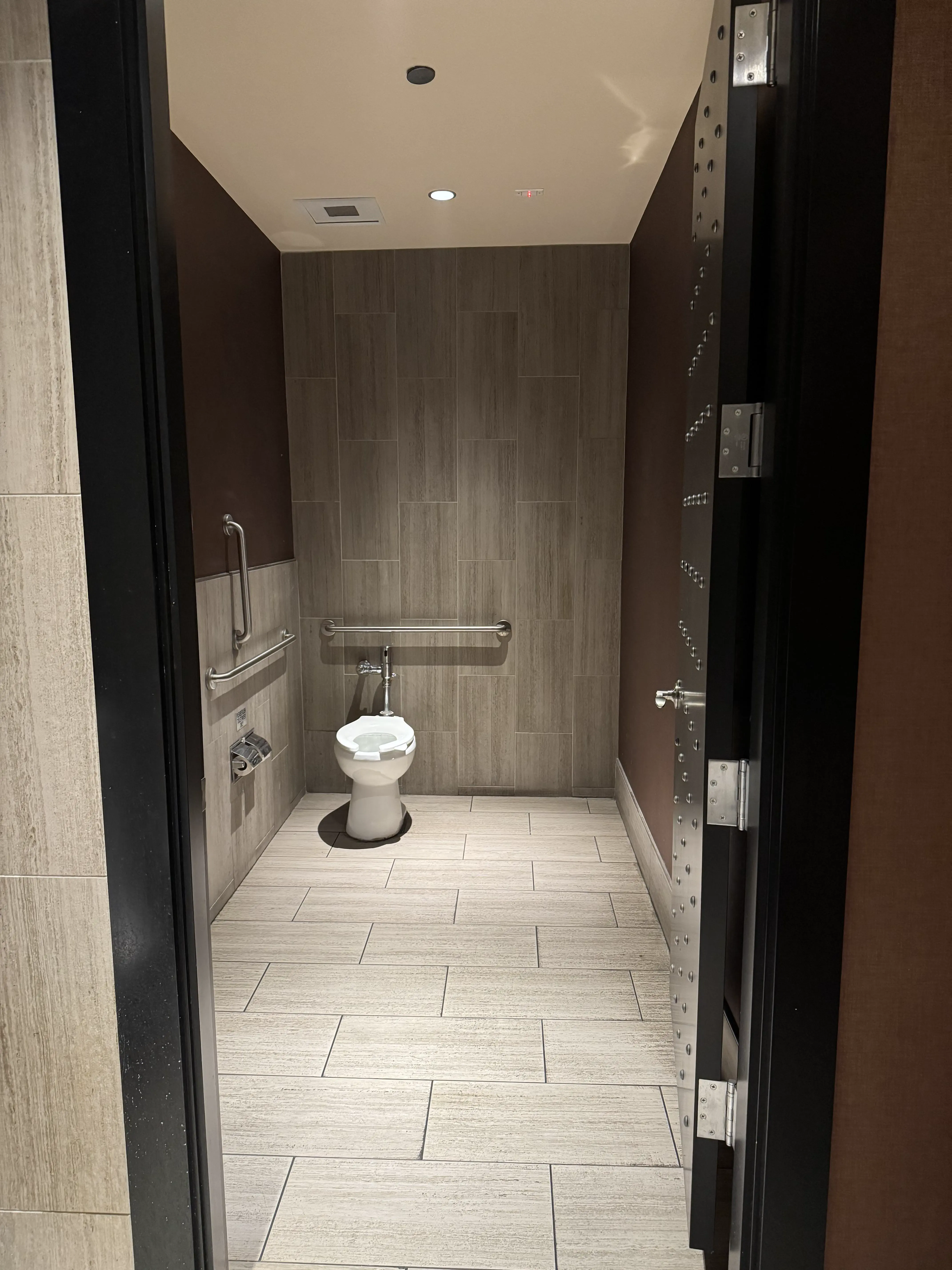 22 Absolute Beasts That Will Leave You in Awe! đŸđ„ 44 Absolute Units of a stall