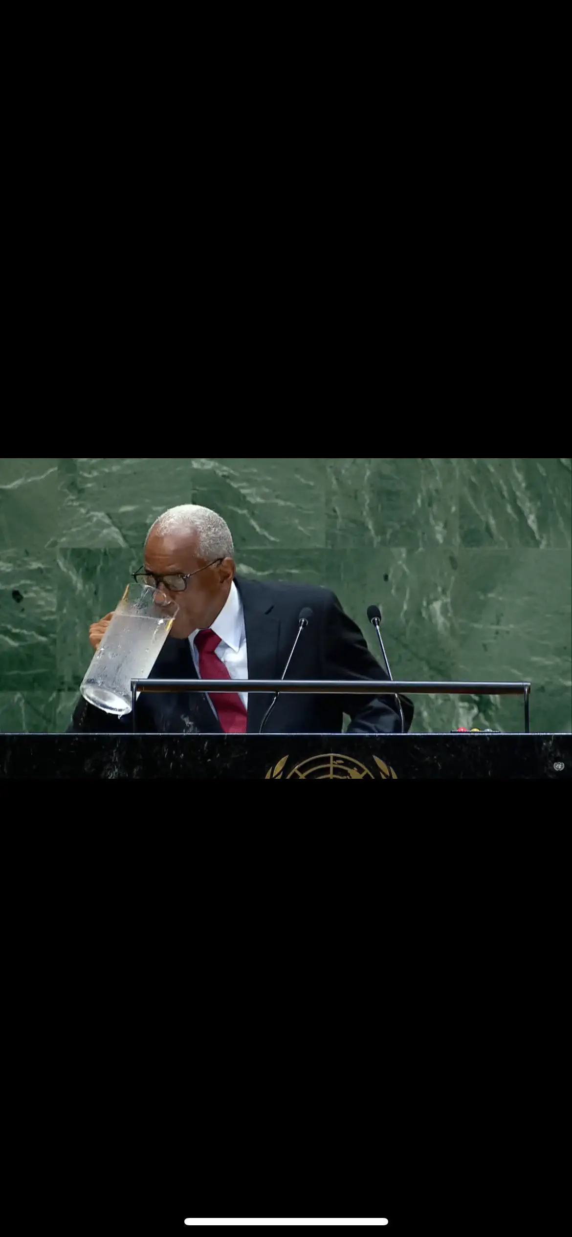 16 Absolute Units You Have to See ✨ 33 Absolute Units of a waterglass