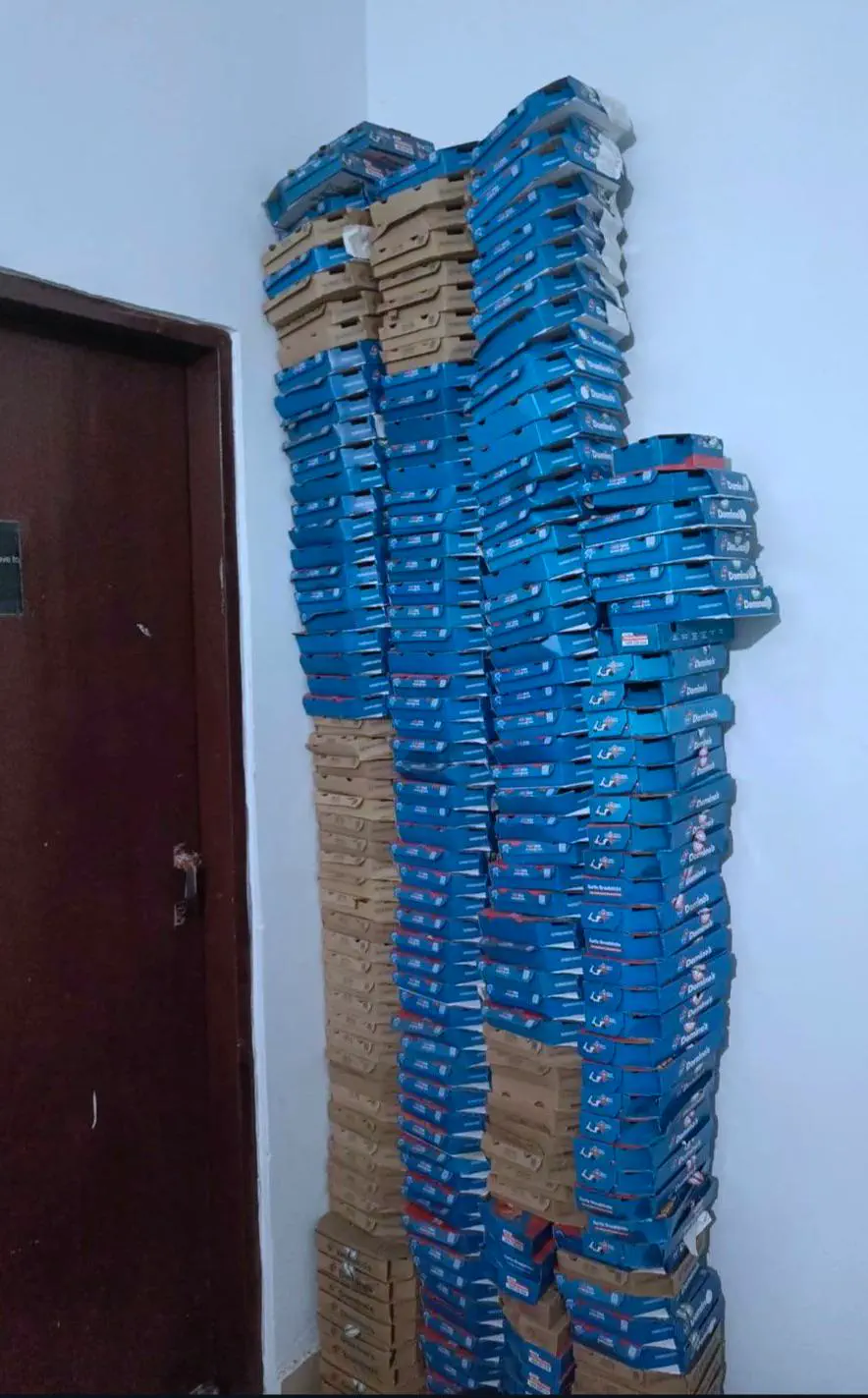 22 Massive Beasts That Will Leave You Stunned! đđ„ 42 Absolute Units of Pizza boxes stack