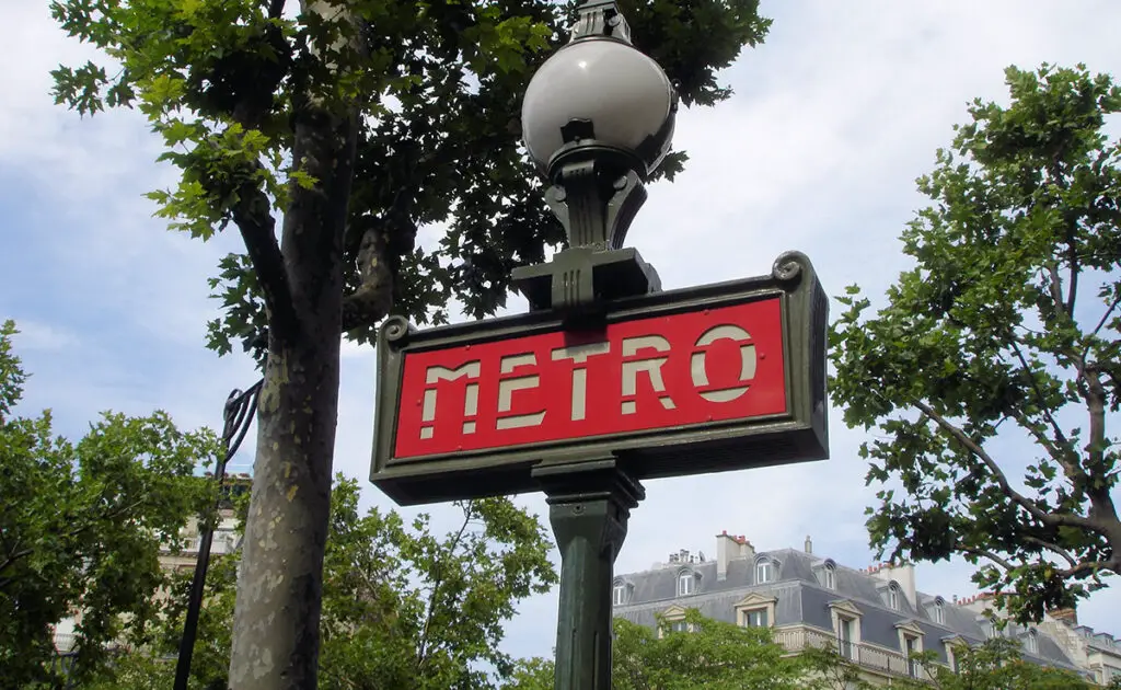 Welche Tiere leben in der U-Bahn? Es gibt mehr davon, als Sie denken! 3 animaux metro paris 070423 1200 738