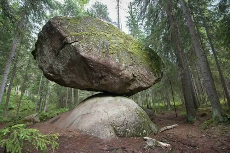 10 Epic Absolute Units That Will Change How You See Big! đŸ 23 Absolute Units of a balanced rock