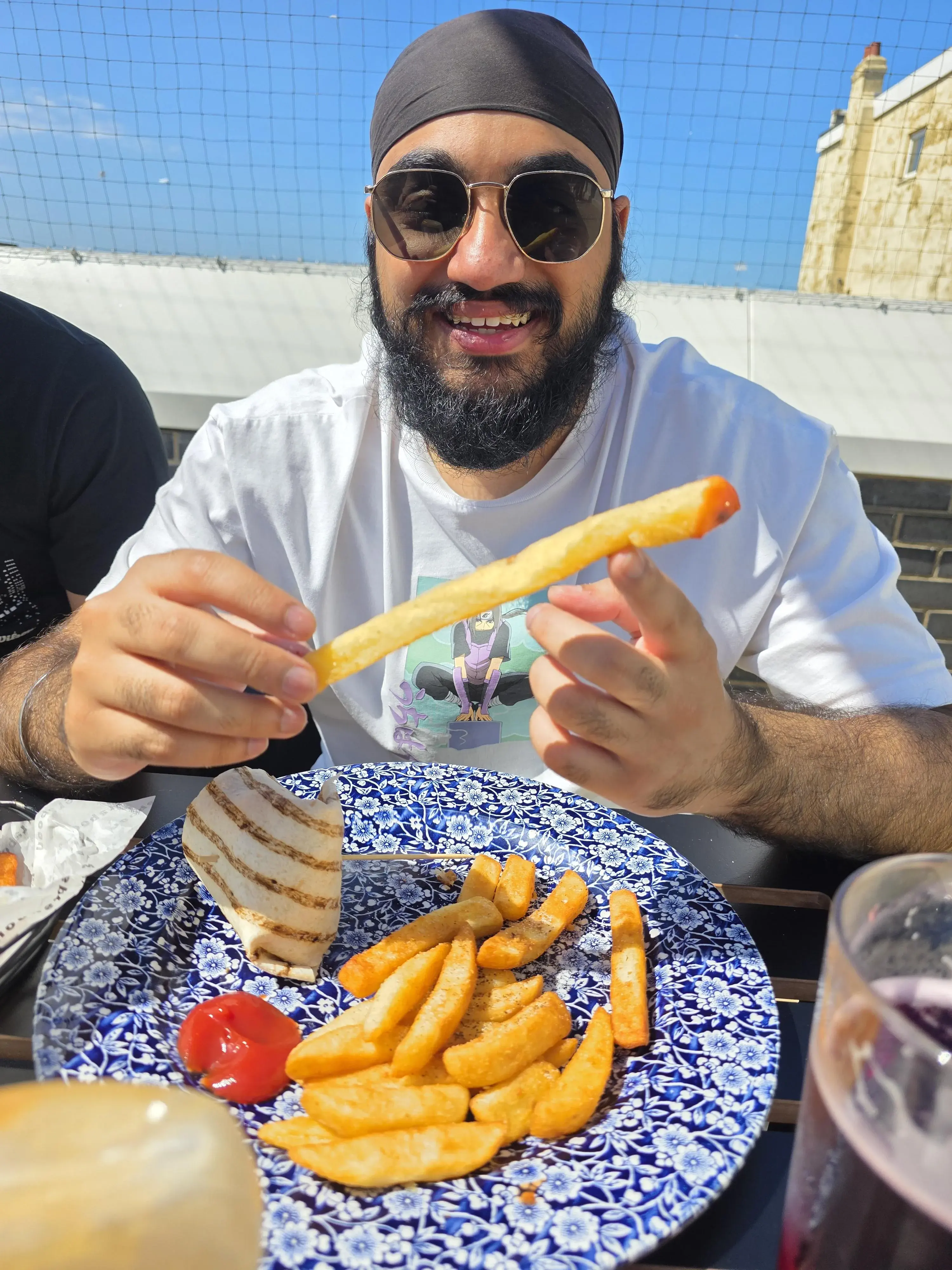 12 Massive Oddities That Will Change Your Perception of Size! 🐻😲 17 Absolute Units of a chip.