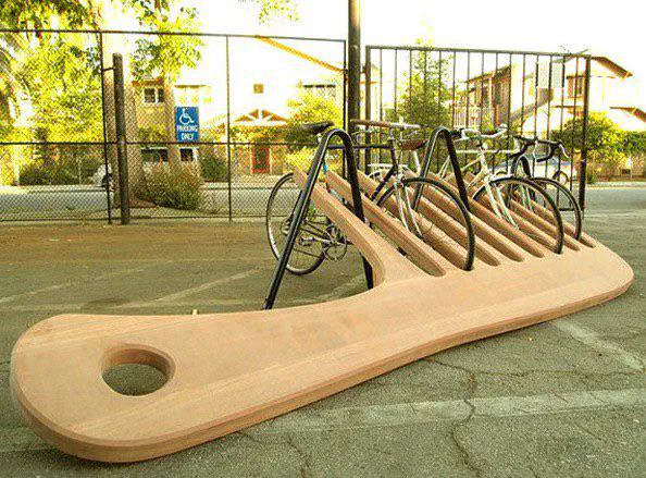 20 Extraordinary Beasts That Challenge Our Definition of Big! đŠ 25 Absolute Units of a comb, as a bike rack. Pretty smart