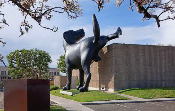 20 Extraordinary Beasts That Challenge Our Definition of Big! đŠ 29 Absolute Units of a dogâs statue