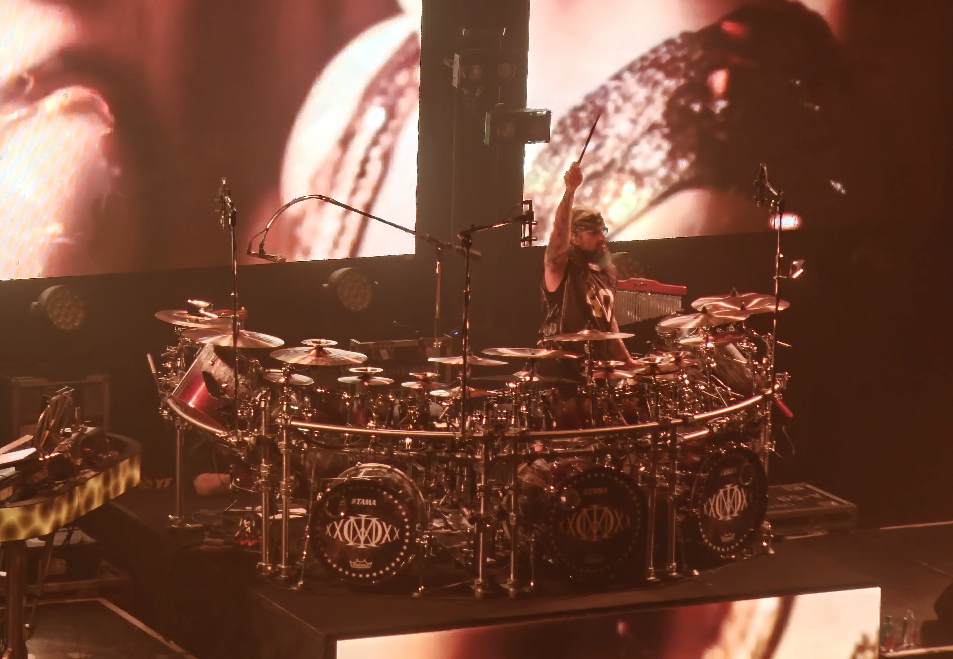 19 Absolutely Massive Oddities You Can't Miss! âĄđ» 38 Absolute Units of a drum kit