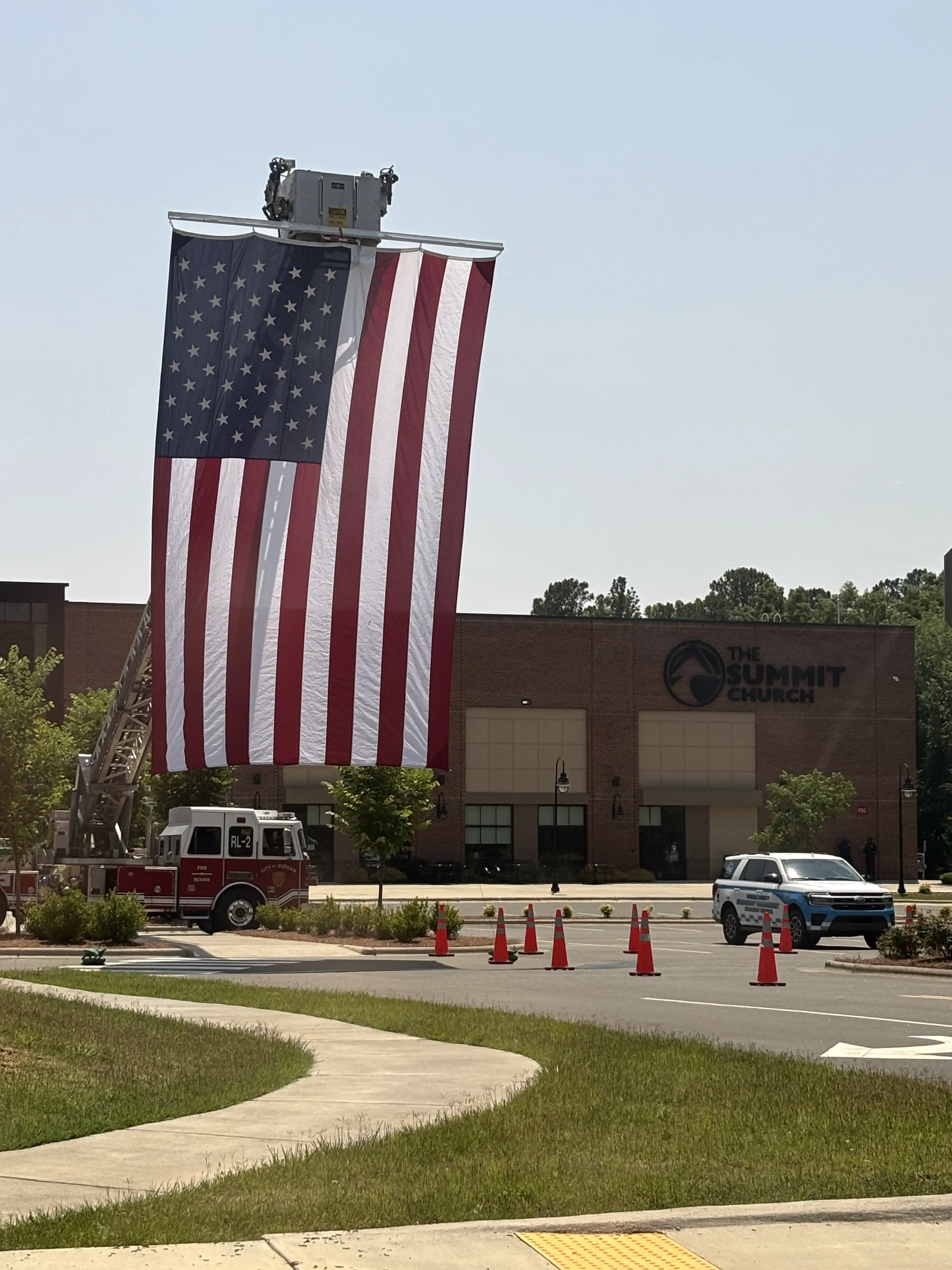 12 Truly Monumental Beasts That Will Astound You! đŠ 24 Absolute Units of a flag