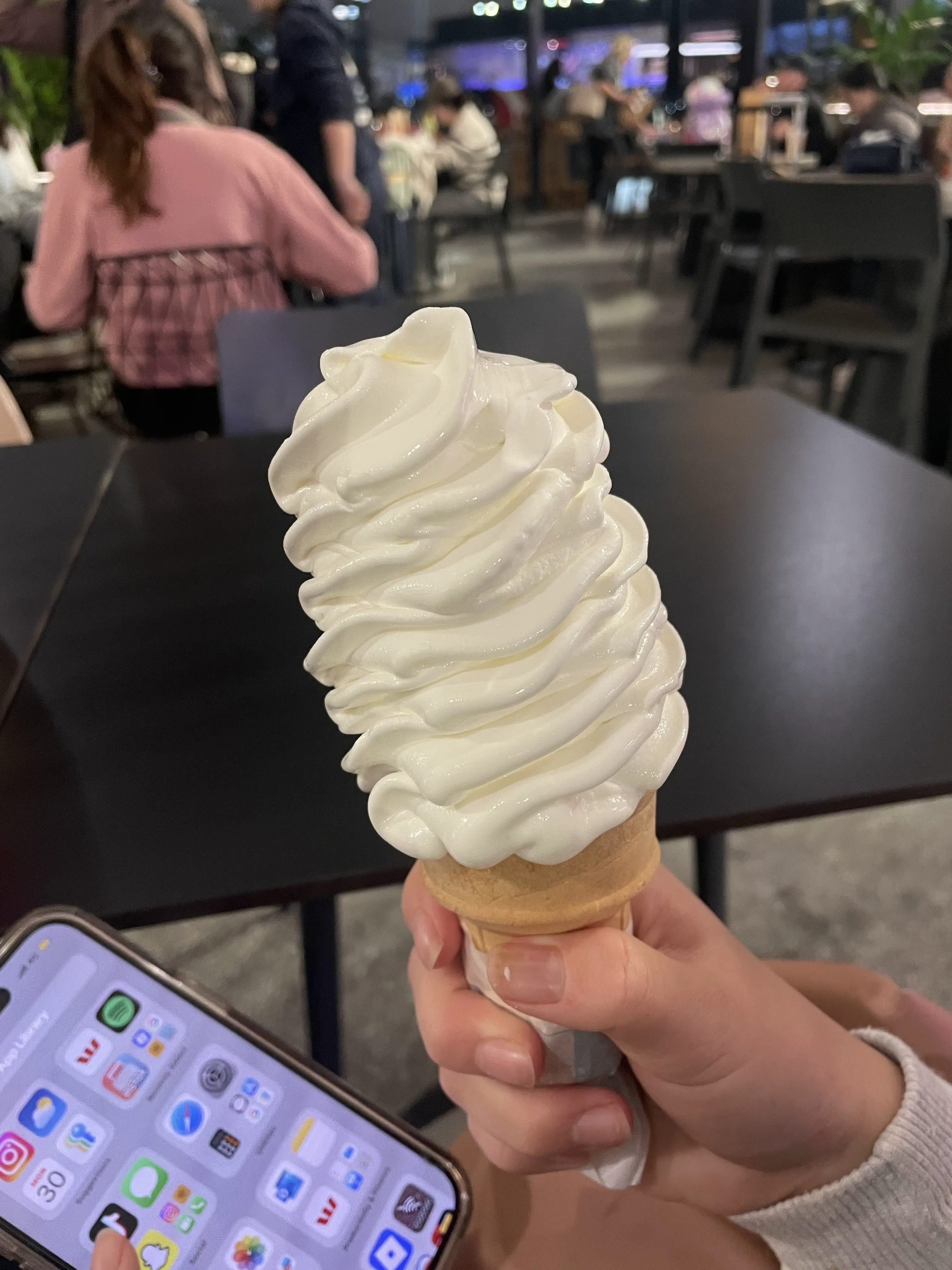 12 Mind-Blowing Absolute Units That Will Absolutely Amaze You! đ 16 Absolute Units of a McDonaldâs soft serve