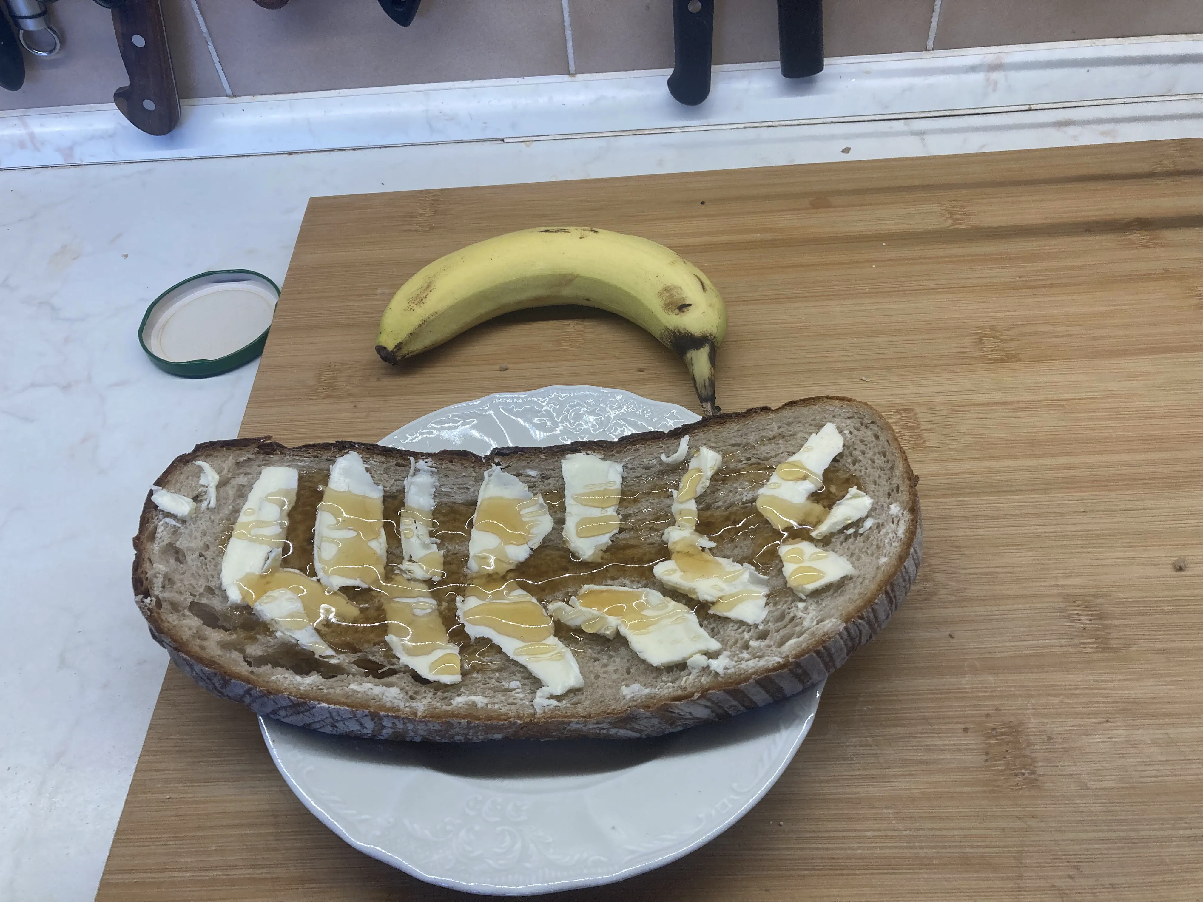 14 Unbelievably Large Oddities You Simply Must See! 🤯🐾 27 Absolute Units of a slice of bread (banana for scale)