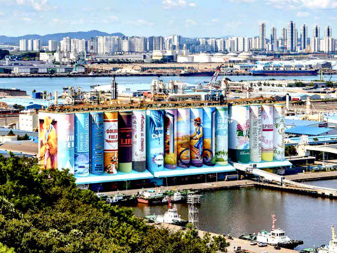 8 Mind-Blowing Absolute Units That Will Astound You! 🤯 12 Absolute Units of an outdoor mural