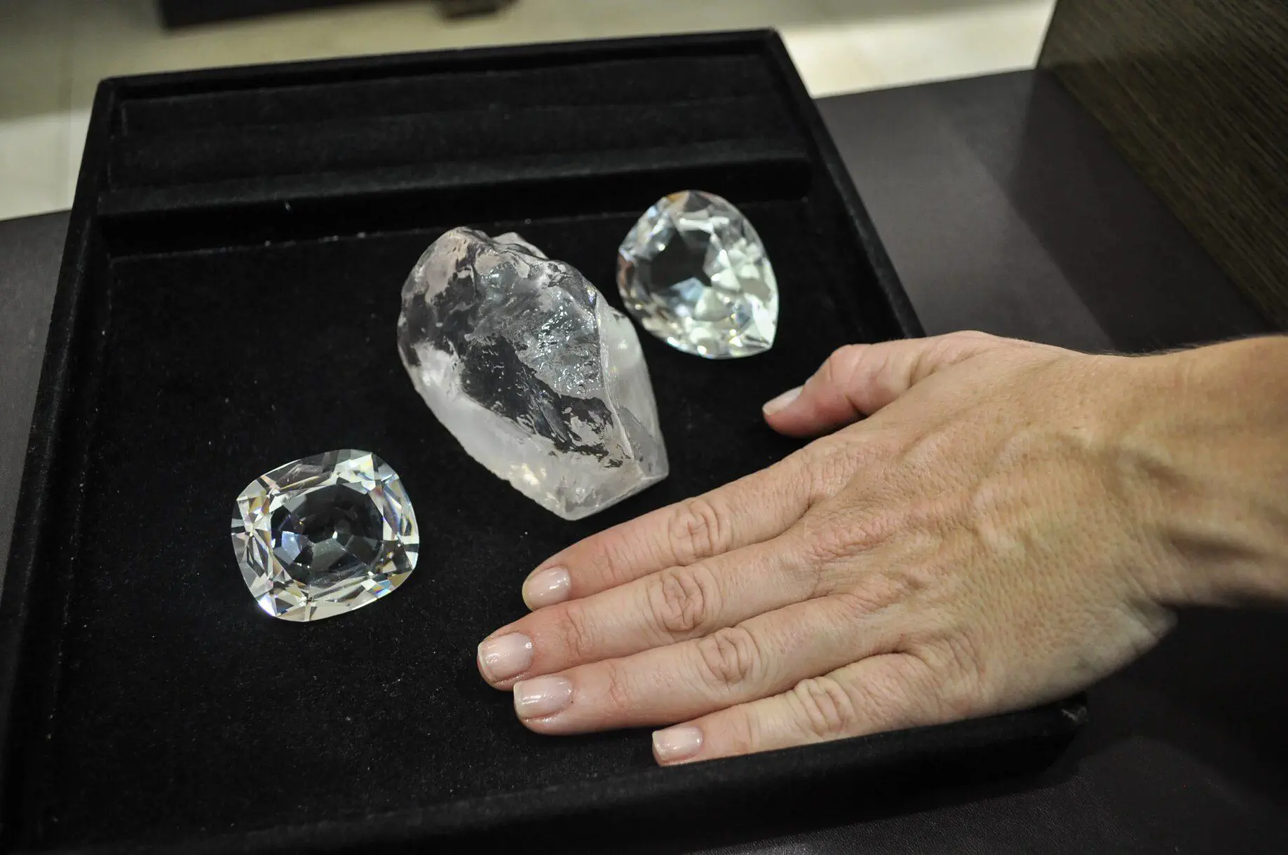 12 Over-The-Top Absolute Units That Will Take Your Breath Away! đ 26 Absolute Units of diamonds