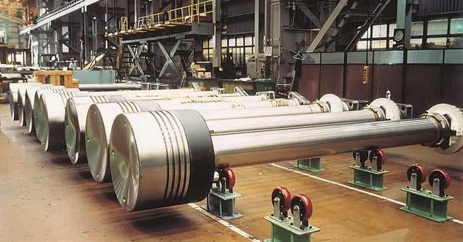 16 Hilariously Massive Oddities That Defy Belief! 🐾🤯 28 Absolute Units of piston rods for the Wartsila - Sulzer RTA96-C diesel engine