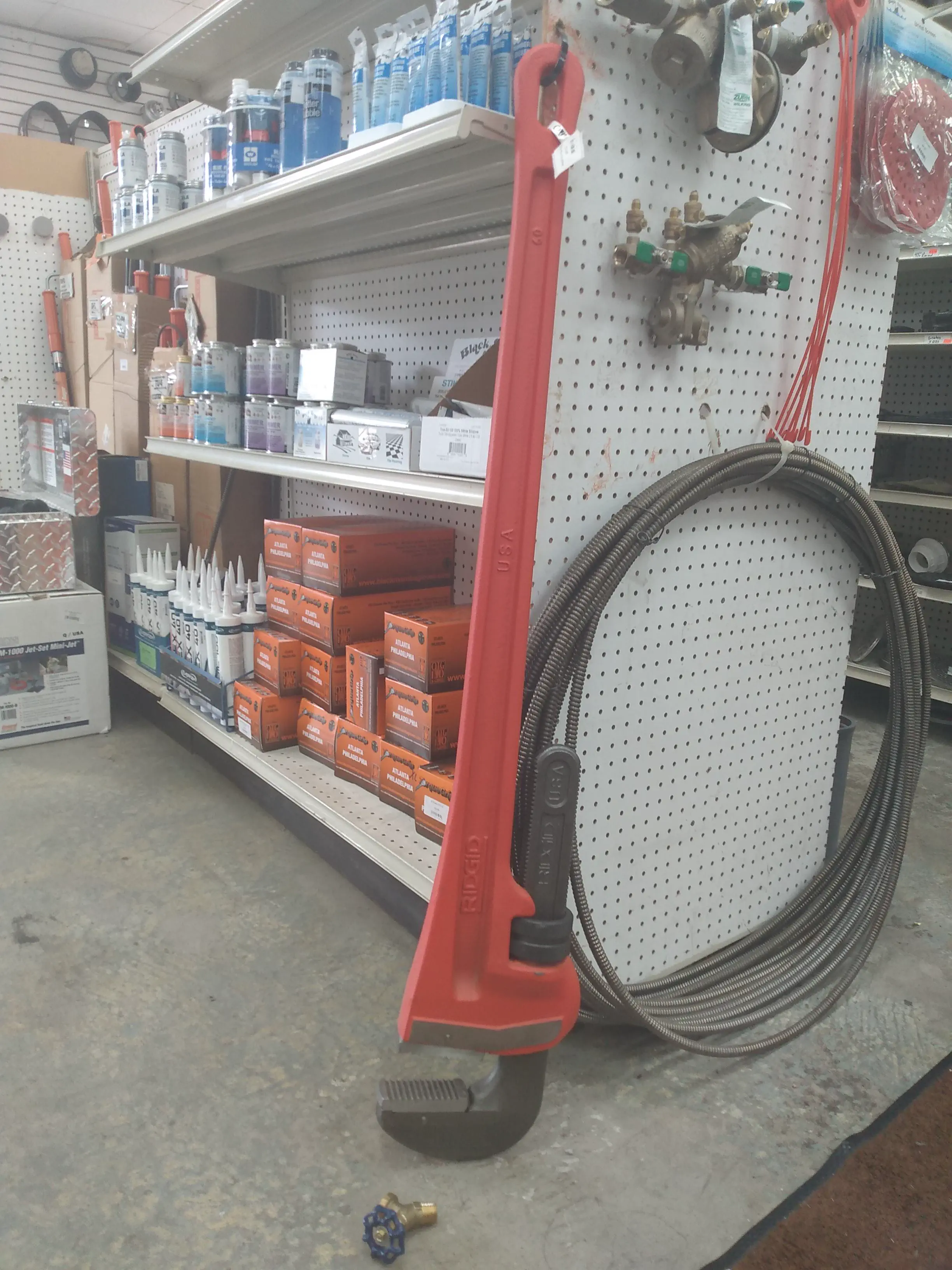 17 Colossal Creatures and Legends That Defy Size! 🦏🤯 22 Absolute Units of a Pipe wrench