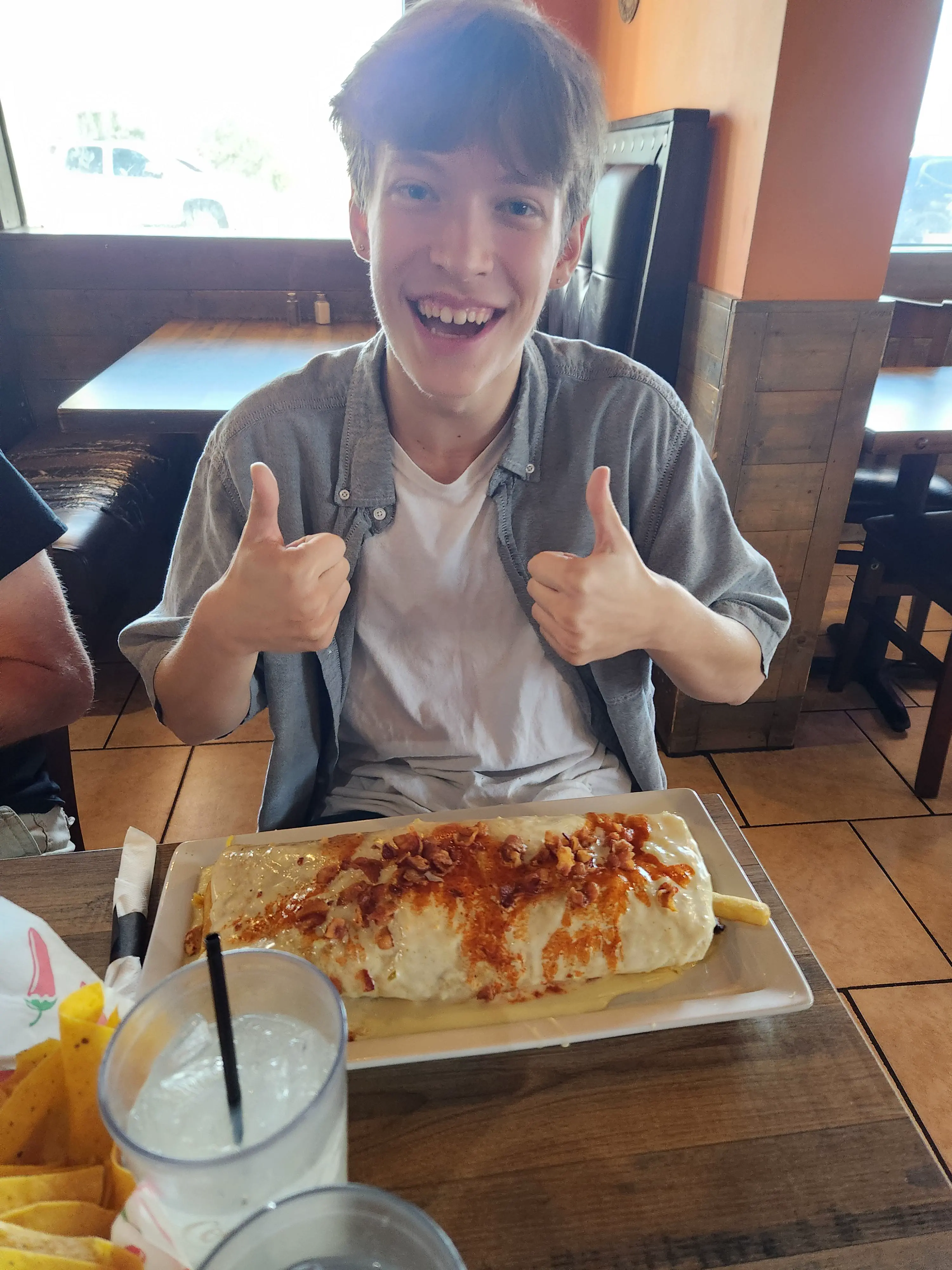 Discover 10 Jaw-Dropping Absolute Units Surpassing Size Norms! đđŸ 16 Absolute Units of a burrito