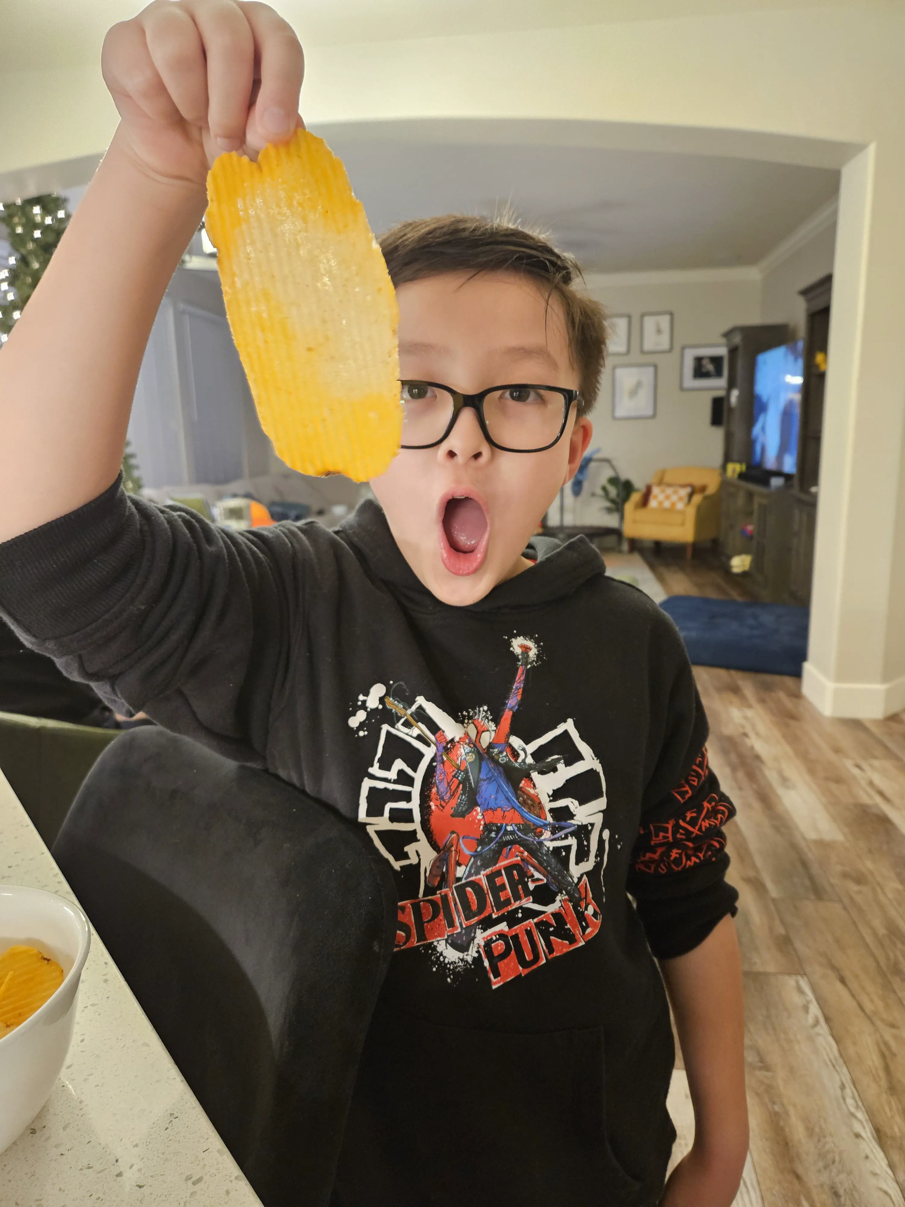 10 Incredible Oddities That Redefine 'Massive'! đđ„ 14 Absolute Units of a chip my son said