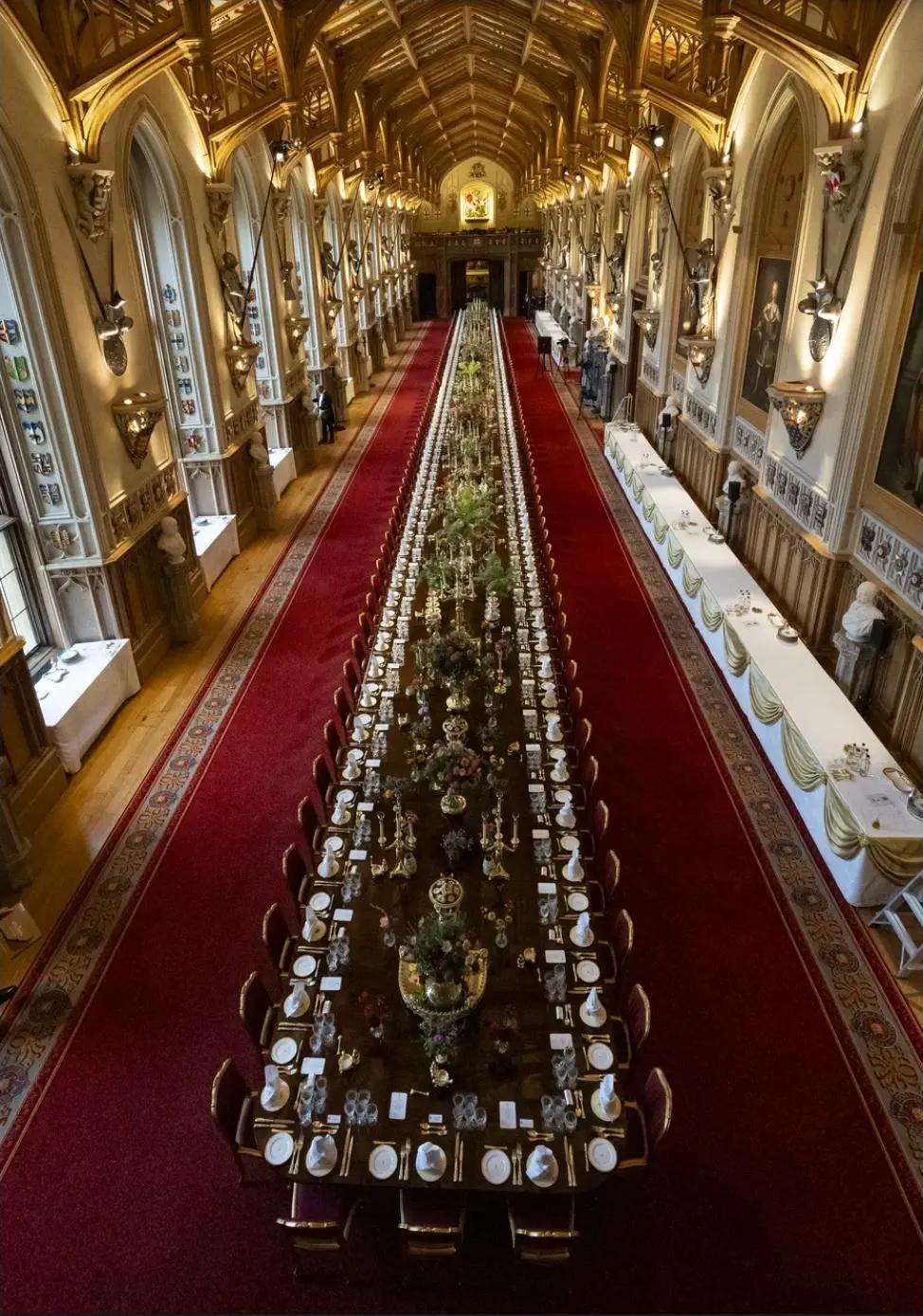 10 Incredible Oddities That Redefine 'Massive'! đđ„ 18 Absolute Units of a Dining Table, Windsor Castle, US-UK state banquet 09-2025