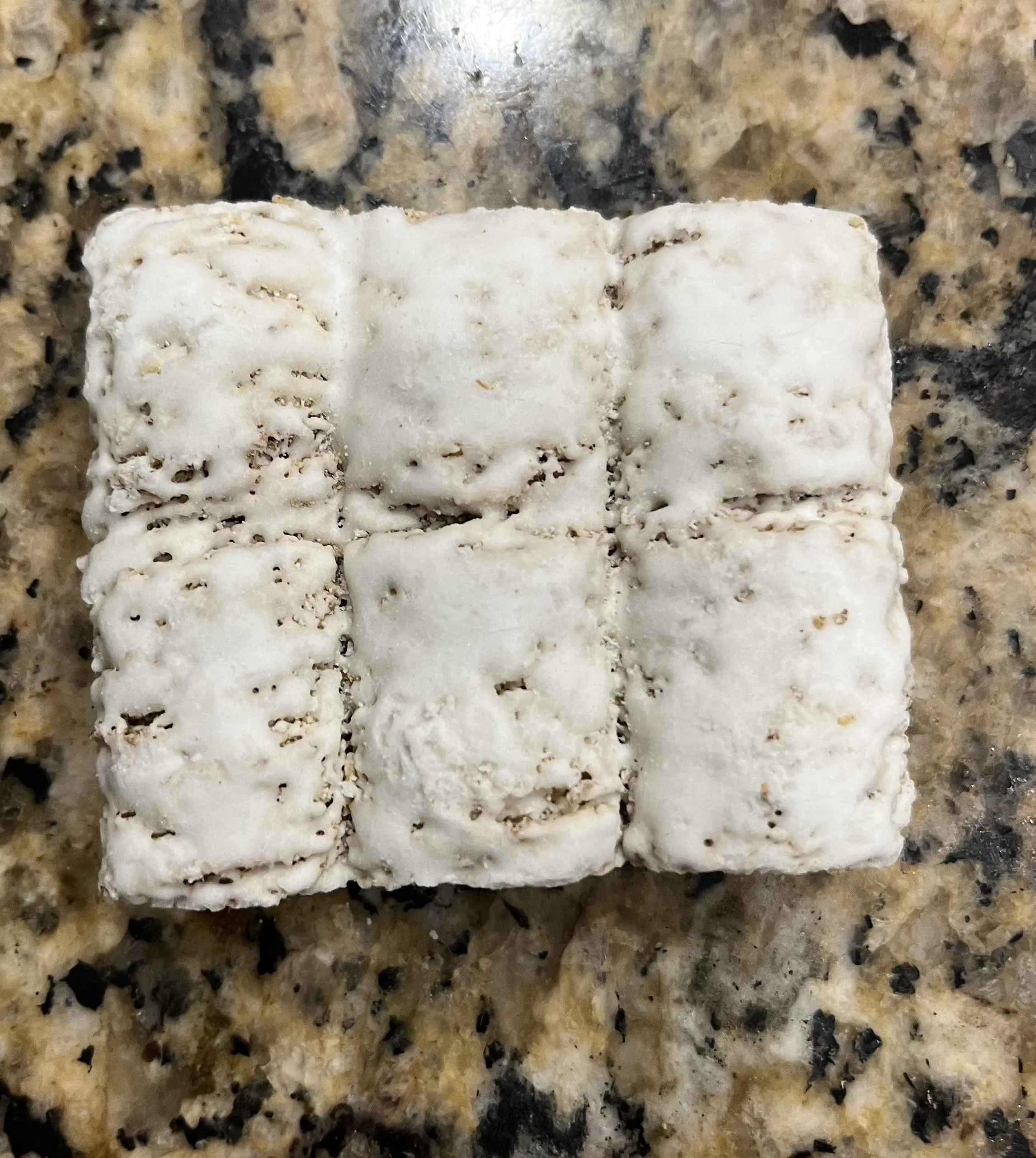 14 Incredible Oddities That Will Challenge Your View of Size! đŠđ€Ż 21 Absolute Units of a frosted mini wheat
