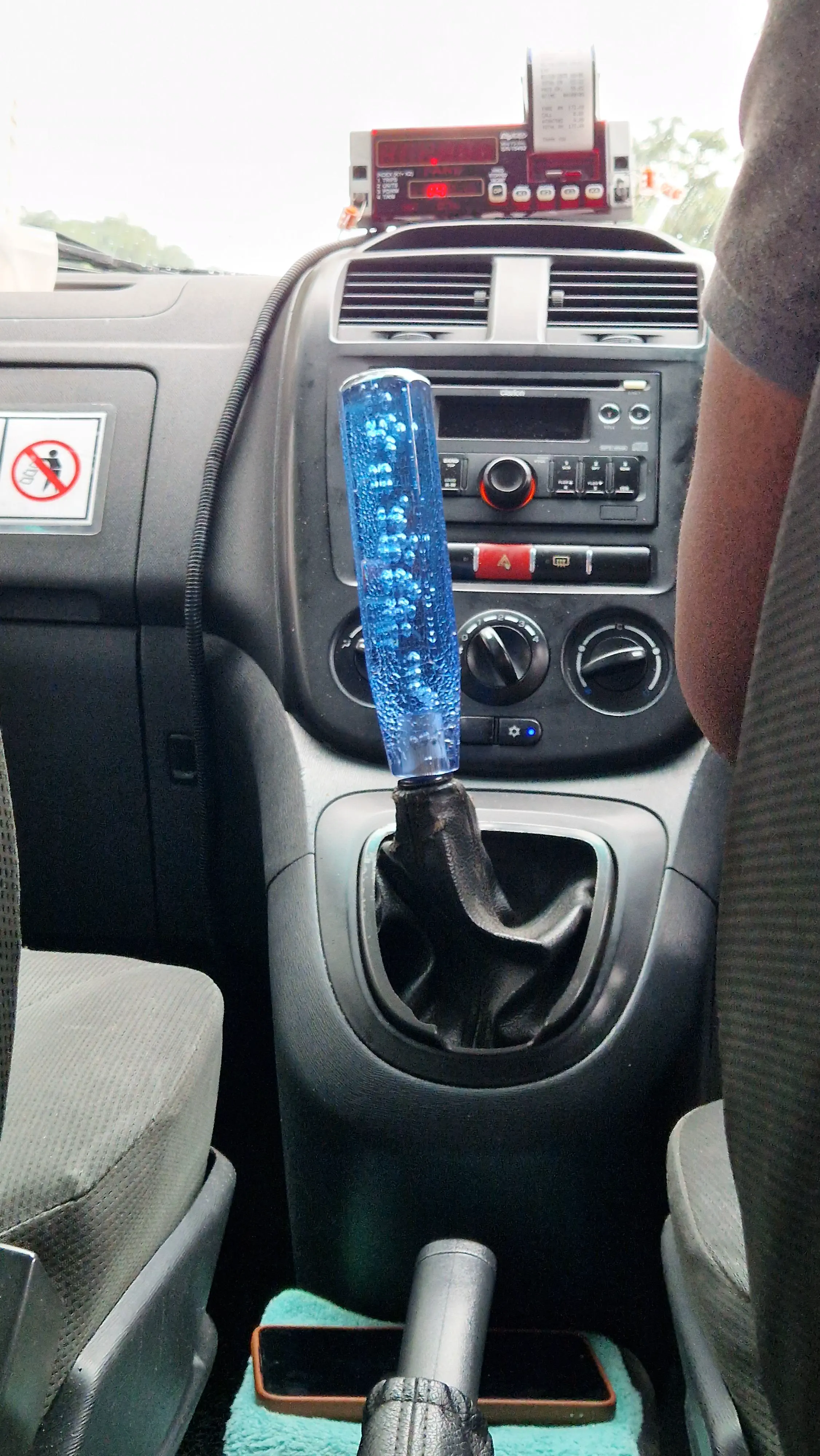 14 Incredible Oddities That Will Challenge Your View of Size! đŠđ€Ż 29 Absolute Units of a gear stick