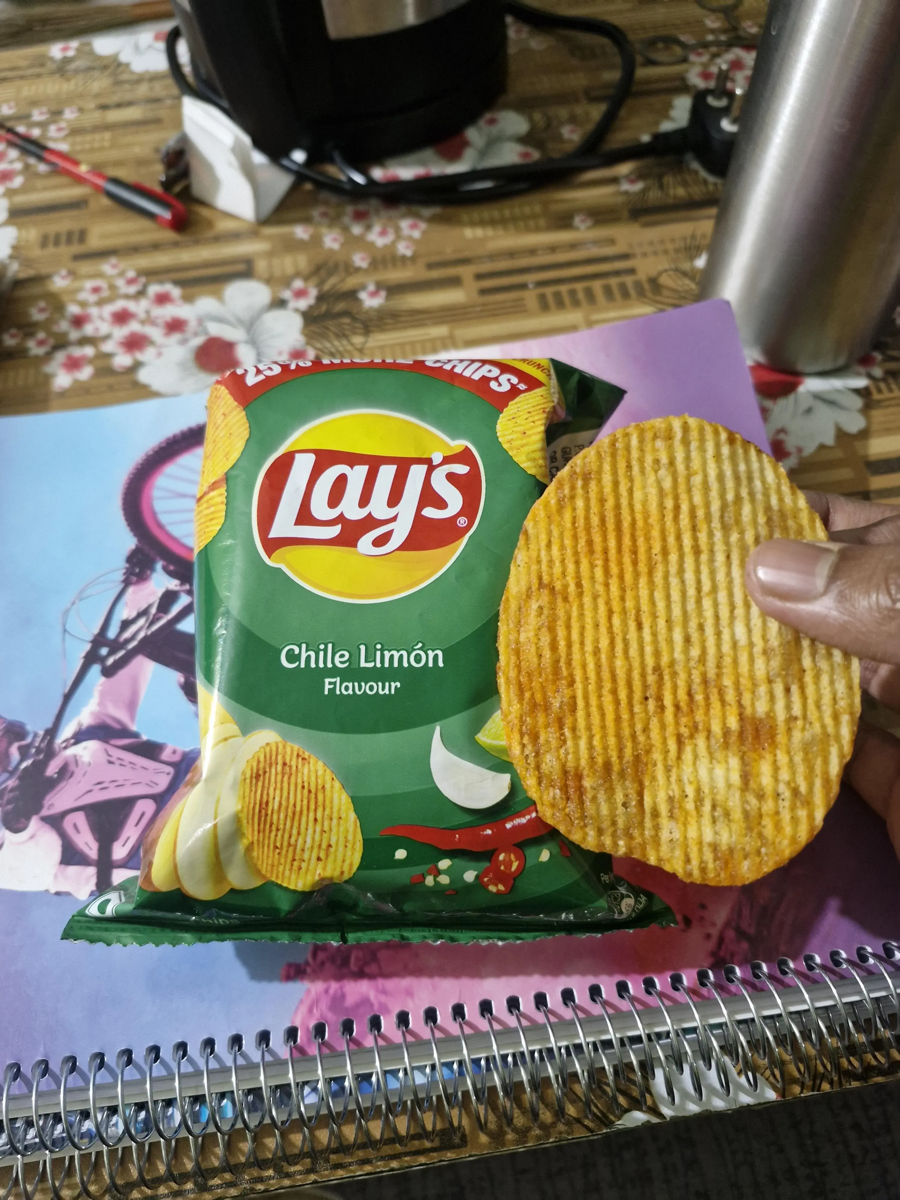 14 Incredible Oddities That Will Challenge Your View of Size! đŠđ€Ż 26 Absolute Units of a Potato chip