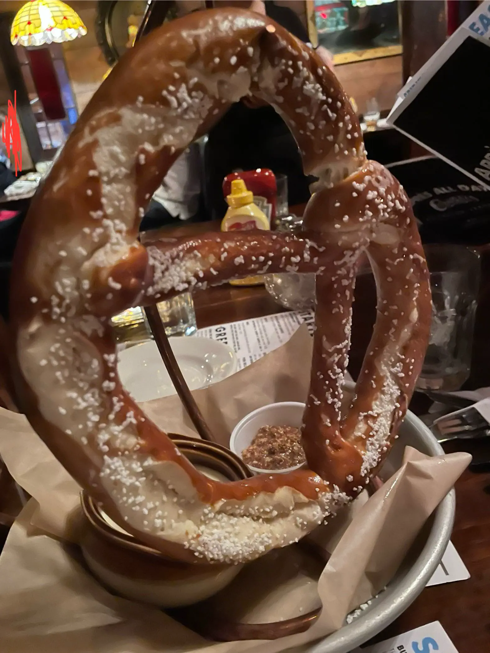 12 Insanely Large Oddities That Will Leave You Amazed! đ€ŻđŸ 26 Absolute Units of a soft pretzel (from Vermont)
