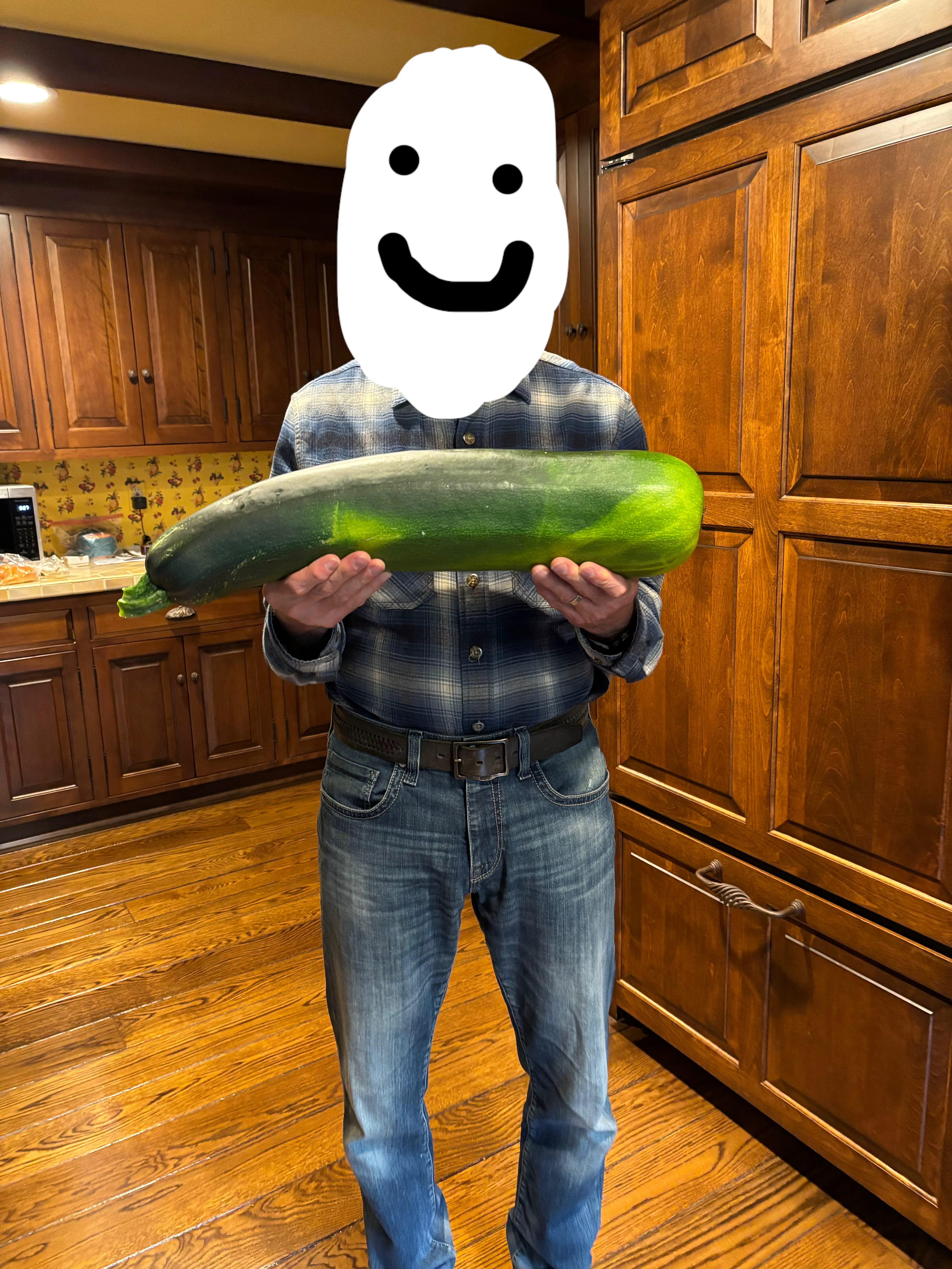 12 Astonishing Absolute Units That Will Leave You Amazed! đ€Żđ 12 Absolute Units of a zucchini hiding in my parentsâ garden