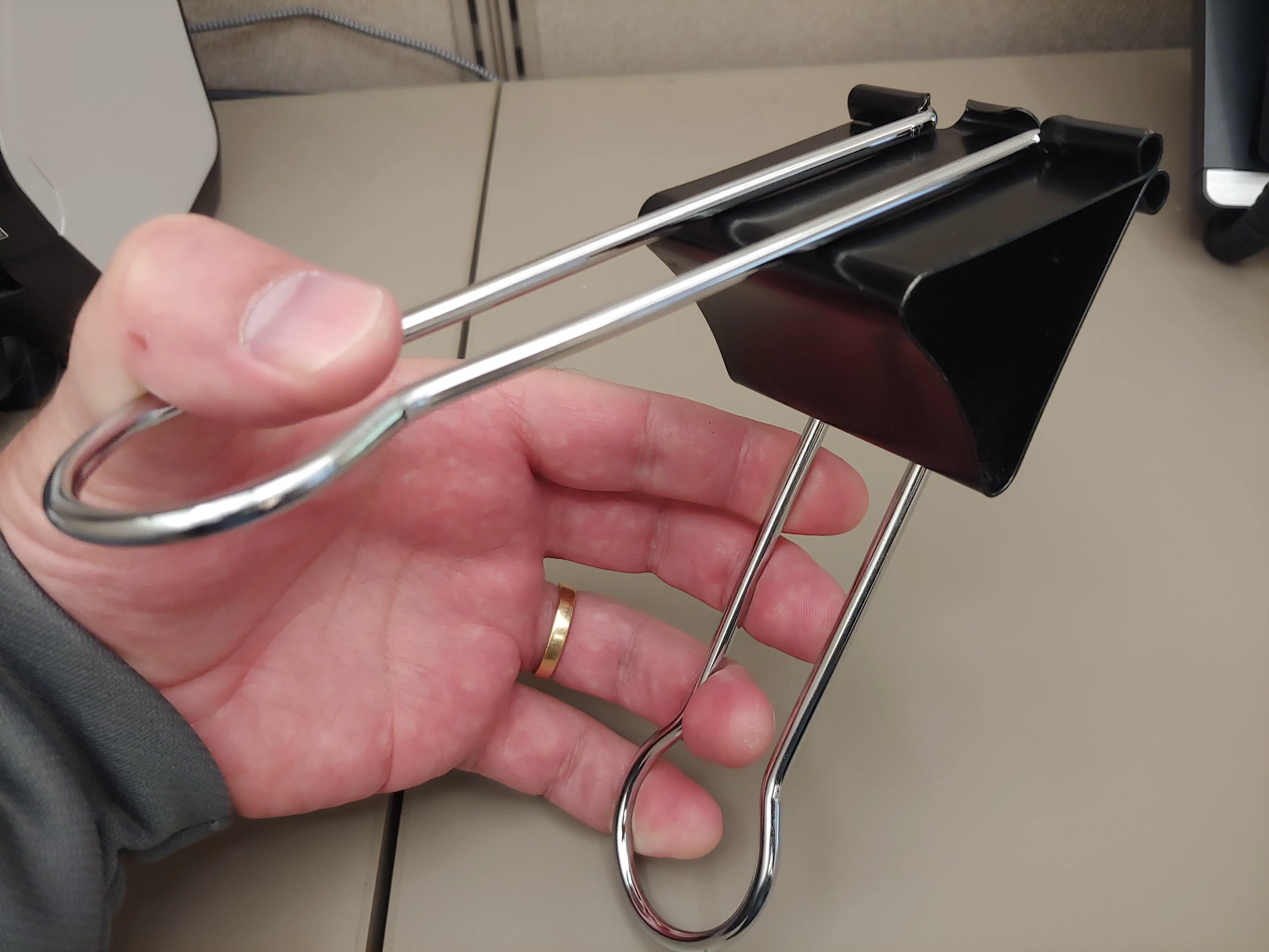 10 Unbelievable Oddities That Redefine 'Massive'! đ„đ 13 Absolute Units of a binder clip