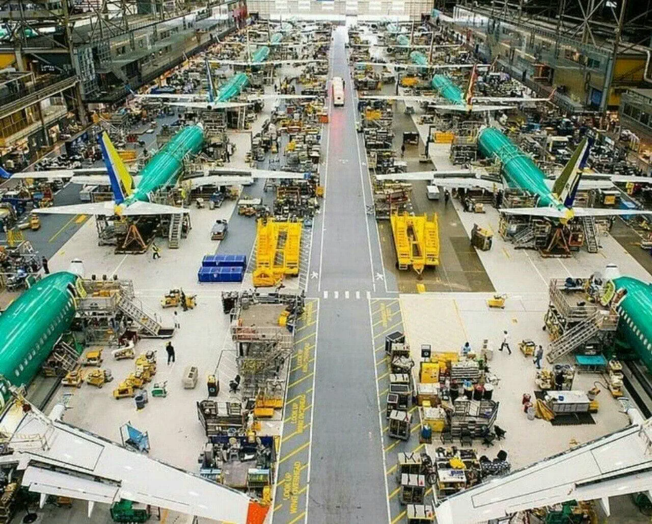 10 Monstrous Oddities That Will Change How You Visualize Size! đ€Żđ 16 Absolute Units of a Boeing factory