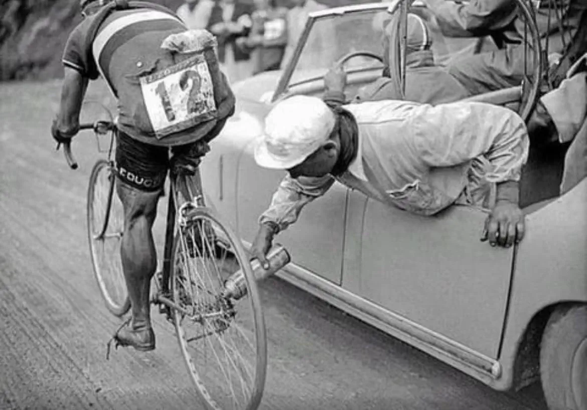 9 Unbelievably Large Oddities That Will Leave You Awestruck! đ 20 Absolute Units of a cyclist calf