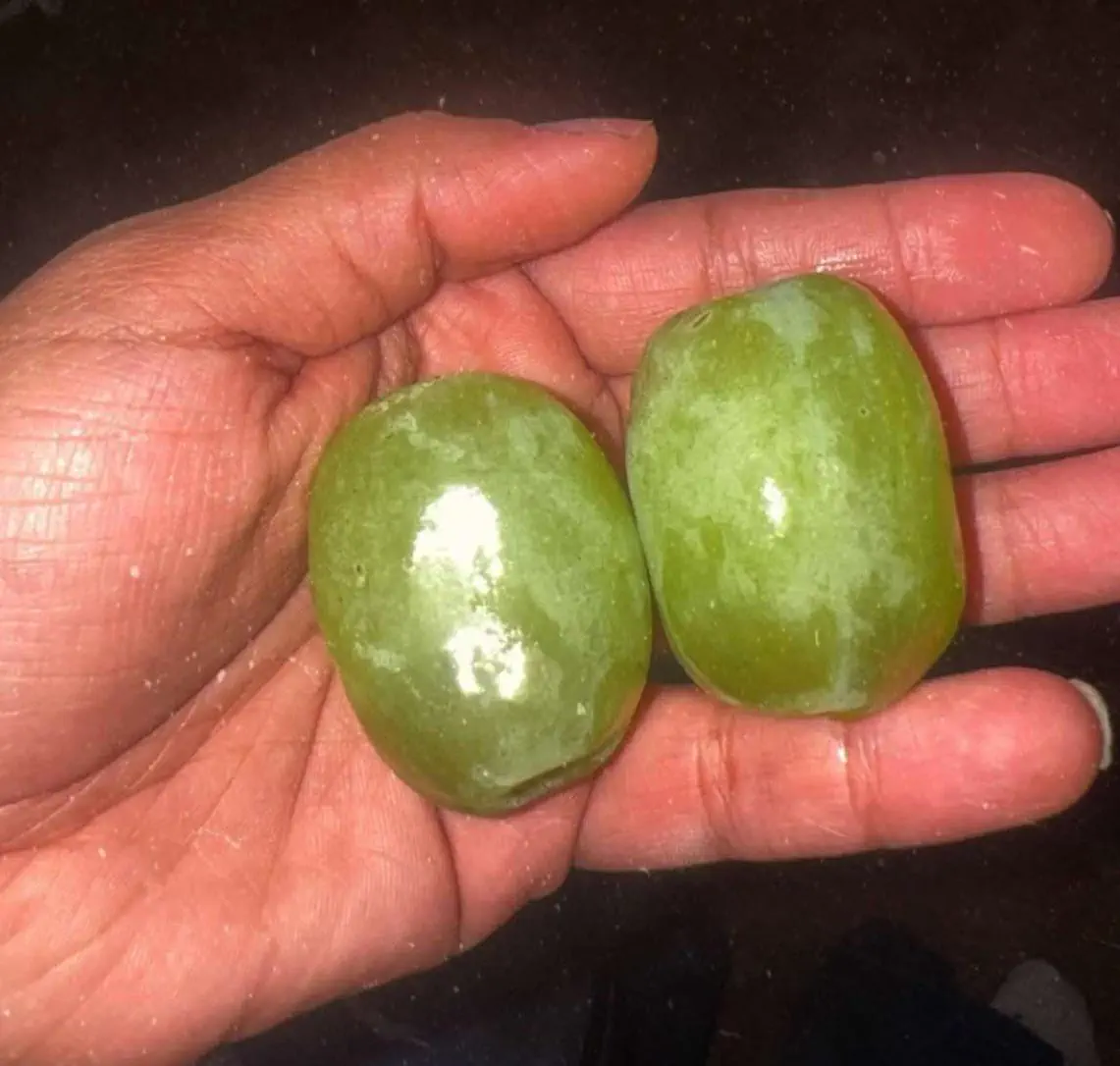 Dive into 7 Iconic Absolute Units That Define 'Massive'! 🦙✨ 15 Absolute Units of a grapes