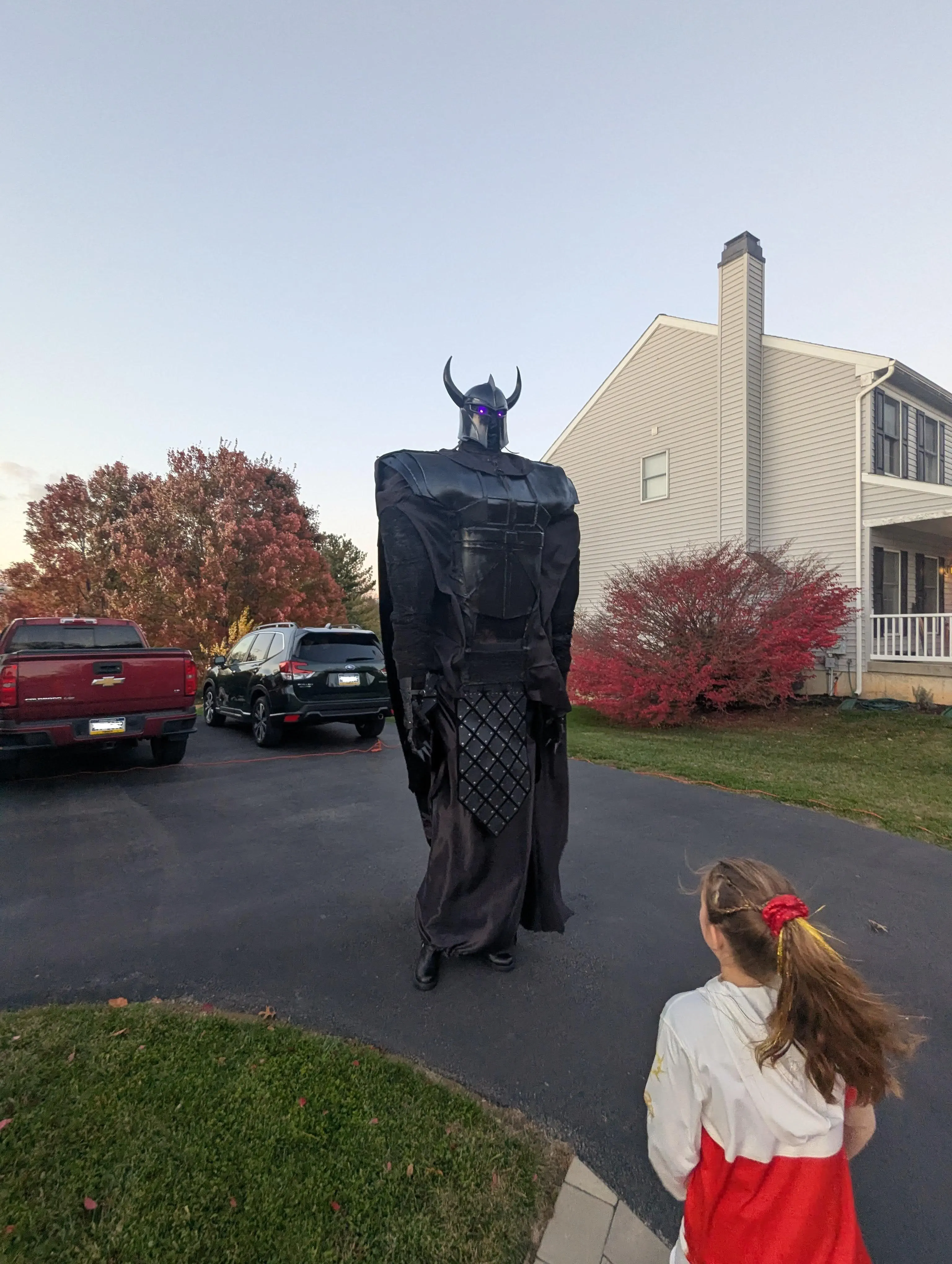 Discover 8 Spectacular Giants You Won't Believe Exist! đ 15 Absolute Units of a Halloween costume