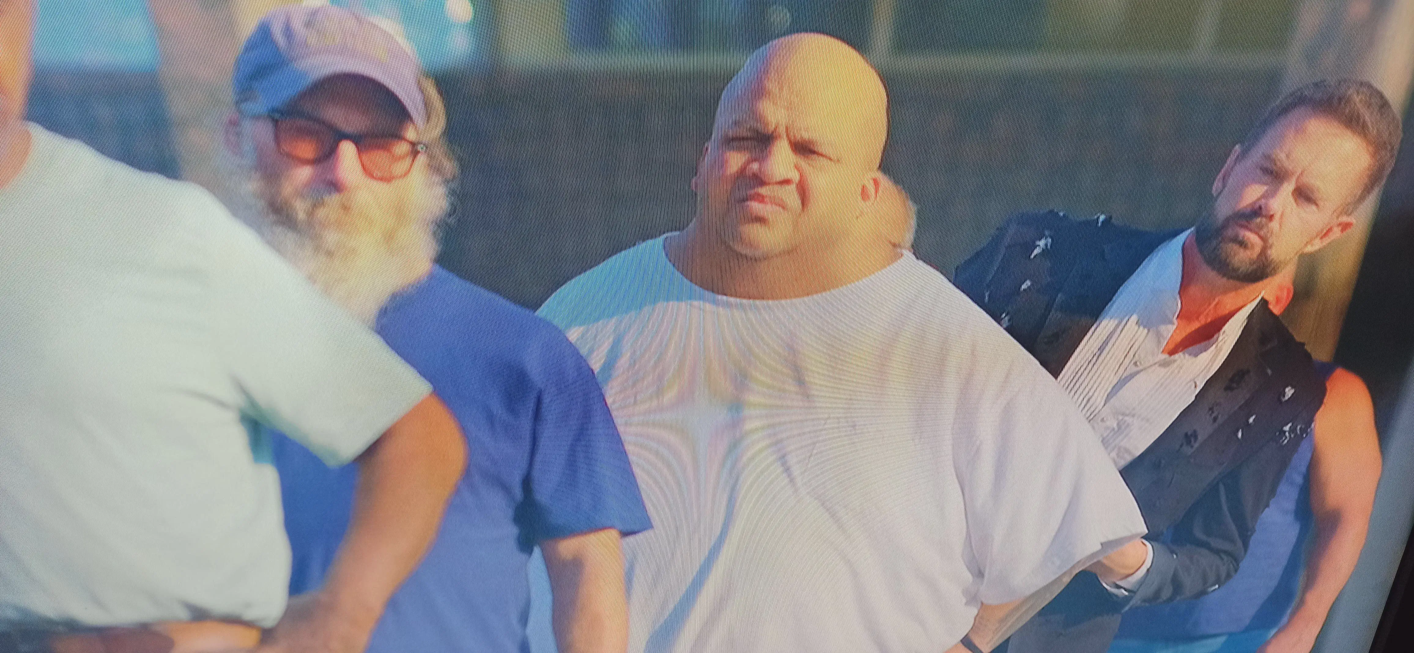 9 Unbelievably Large Oddities That Will Leave You Awestruck! đ 19 Absolute Units of a neck on a guy I saw on Episode 1 of 'Sprung' TV show