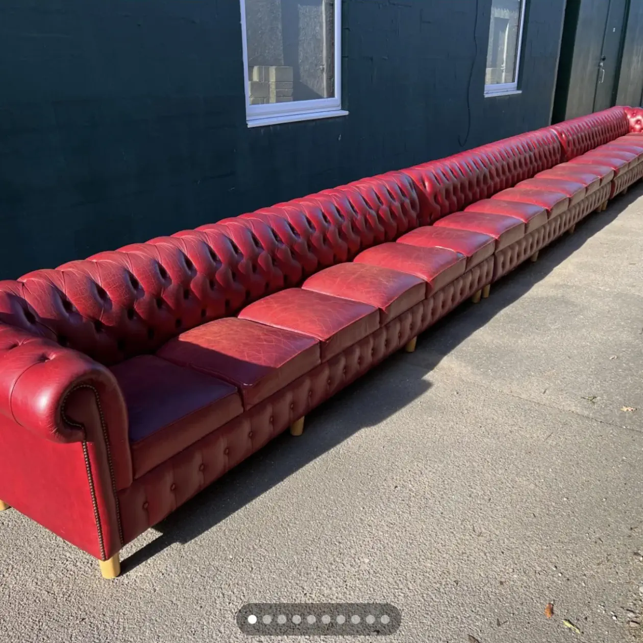 10 Mind-Blowing Oddities Redefining Size Expectations! đ 23 Absolute Units of a sofa