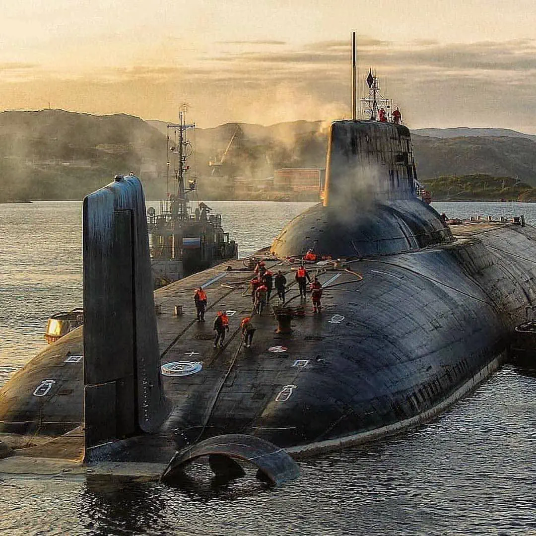 10 Monstrous Oddities That Will Change How You Visualize Size! đ€Żđ 14 Absolute Units of a submarine