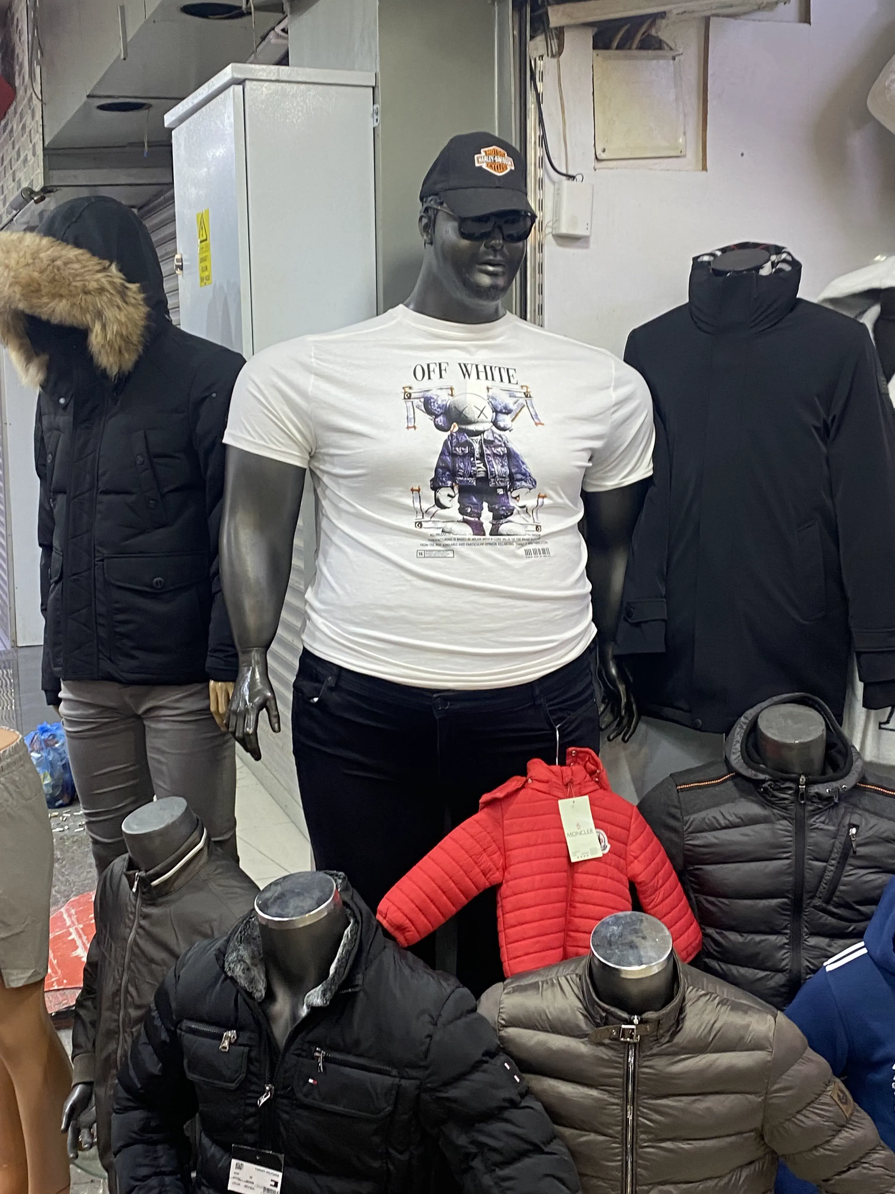 7 Hilariously Massive Oddities That Will Blow Your Mind! đ€Żđ 12 Absolute Units of this mannequin lad