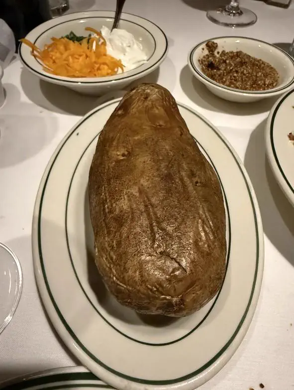 10 Remarkable Absolute Units Redefining Our Perception of Size! 🤯🐾 16 Absolute Units of a baked potato.