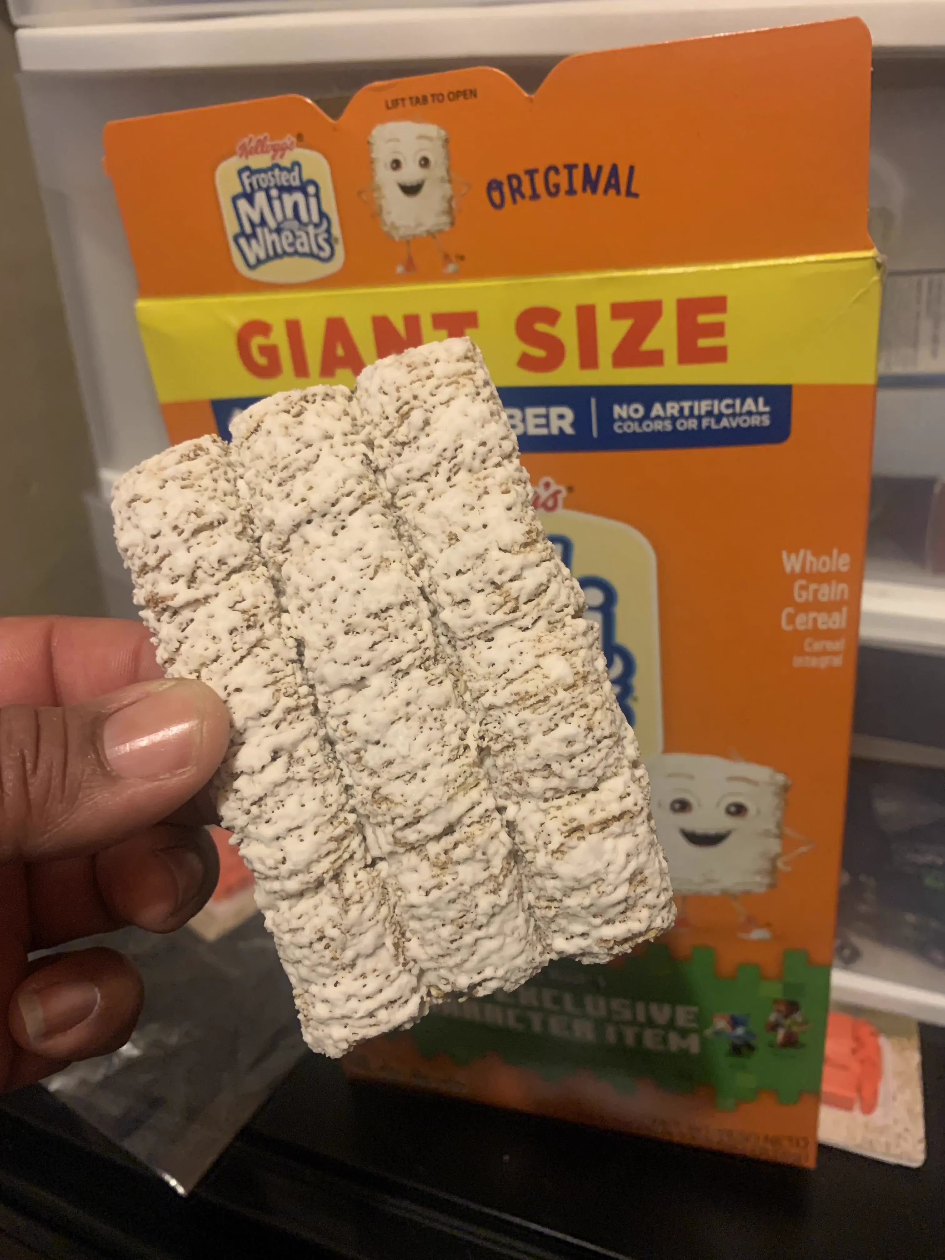12 Huge Icons Redefining What Massive Truly Means! 🌍🐾 22 Absolute Units of a Frosted Mini Wheat