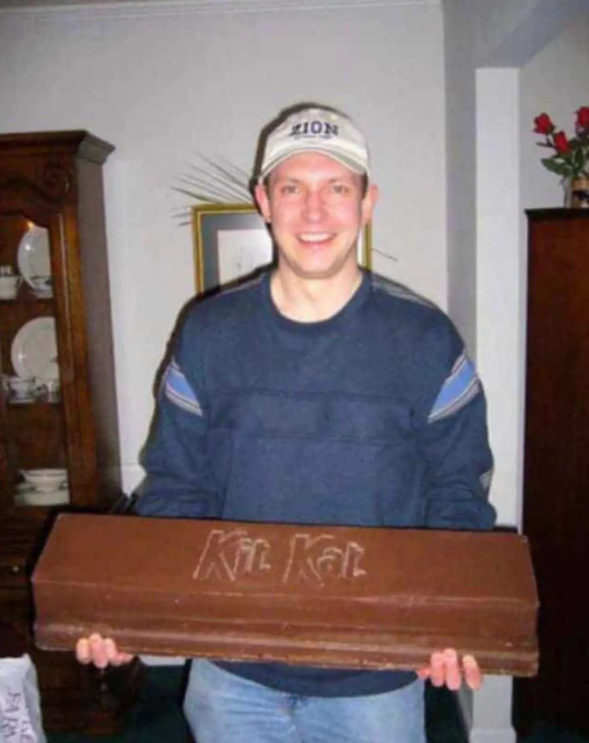10 Remarkable Absolute Units Redefining Our Perception of Size! 🤯🐾 17 Absolute Units of a Kit Kat