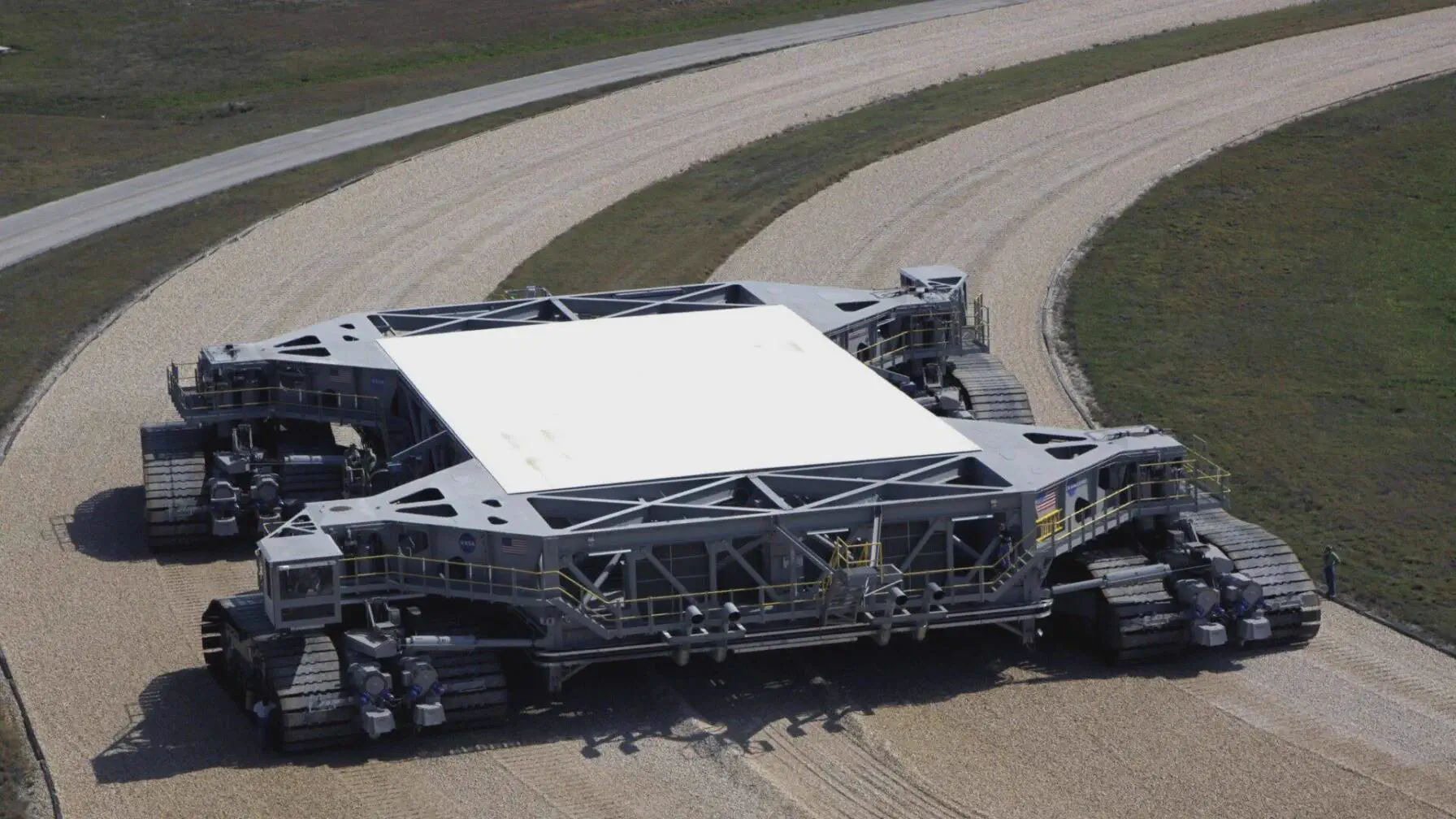 15 Bizarre Absolute Units That Will Bend Your Mind! đ€đ 23 Absolute Units of a rocket transporter