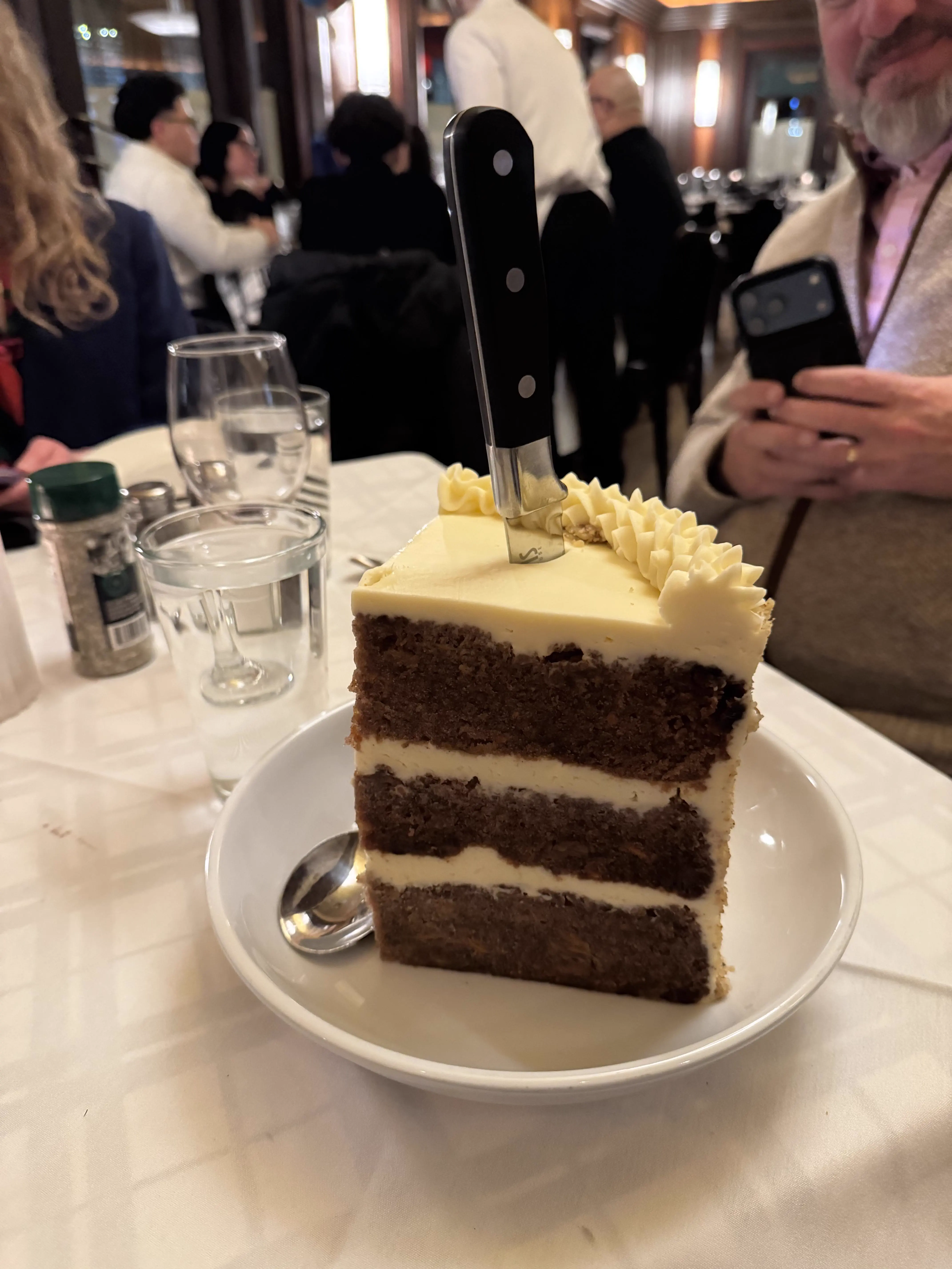 15 Bizarre Absolute Units That Will Bend Your Mind! đ€đ 29 Absolute Units of a slice of Carrot Cake