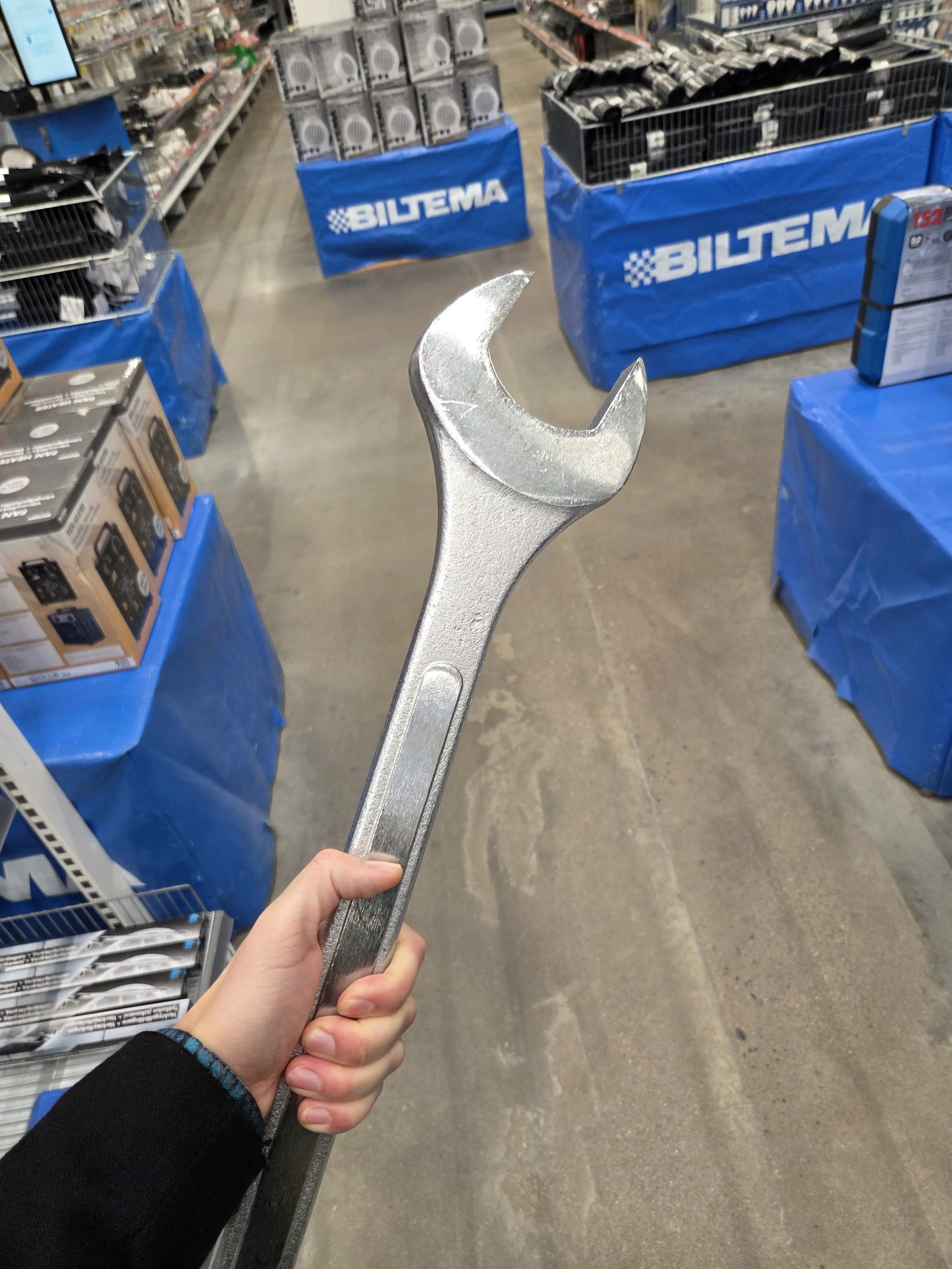 15 Insanely Huge Oddities That Will Leave You Stunned! 🤯 22 Absolute Units of a wrench