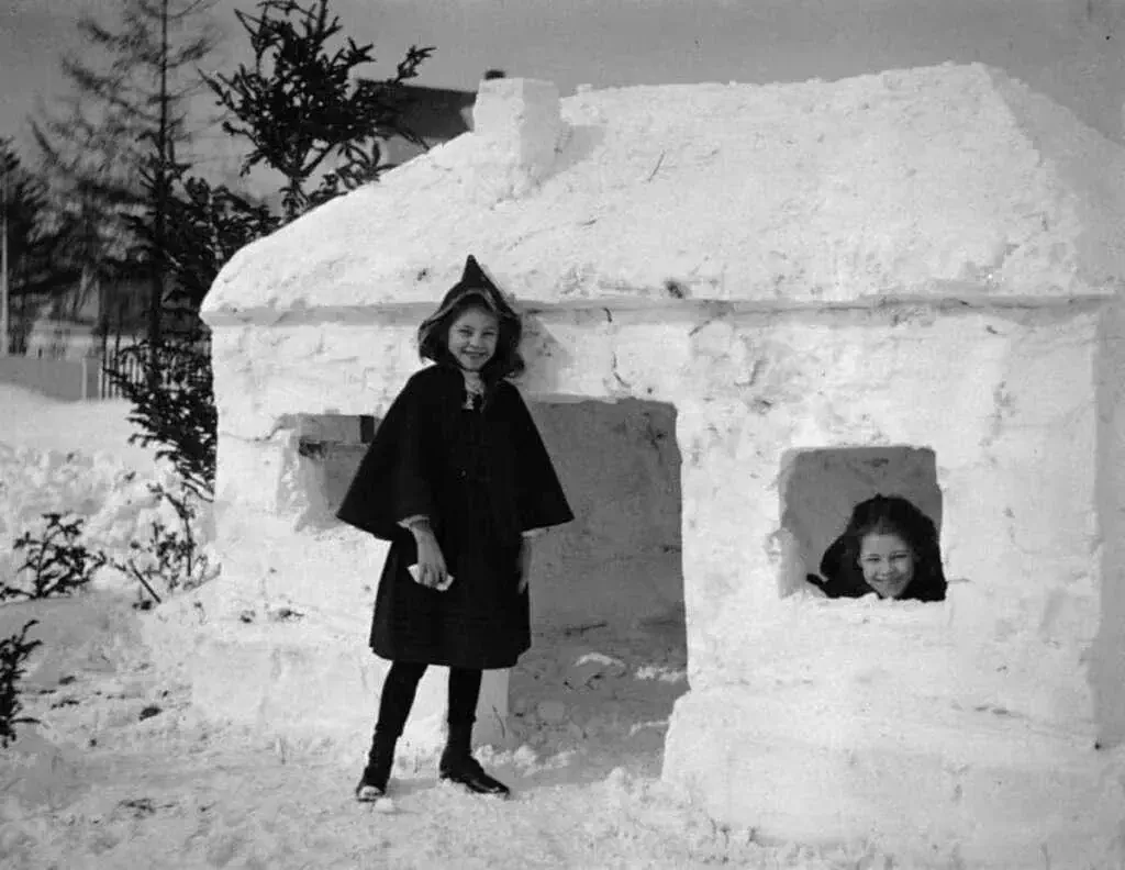 Nobody Was Ready for These 10 Absolute Units đ« 13 Absolute units of an Edwardian snow fort that looks like a frozen fortress