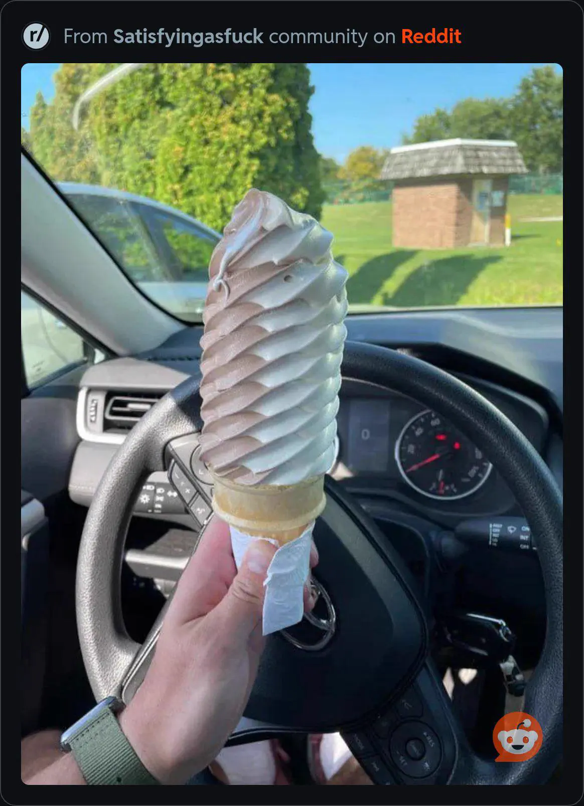 10 Remarkable Absolute Units Redefining Our Perception of Size! 🤯🐾 28 Absolute Units of Ice Cream