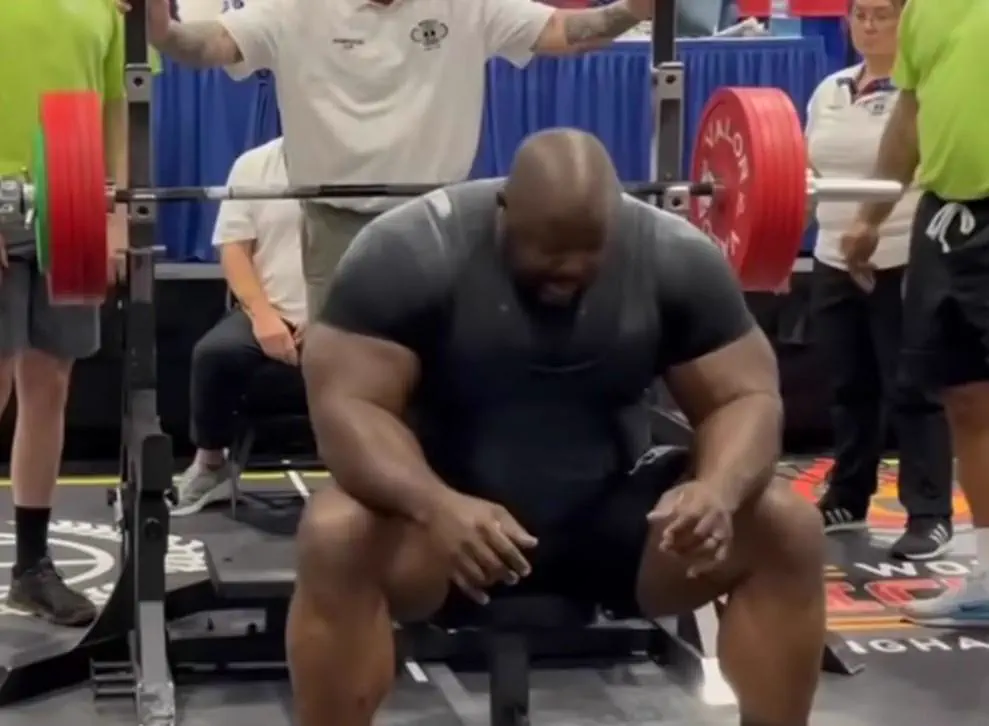 The 12 Chonkiest Units the Internet Couldn't Handle đ« 16 Absolute Units of a bench presser