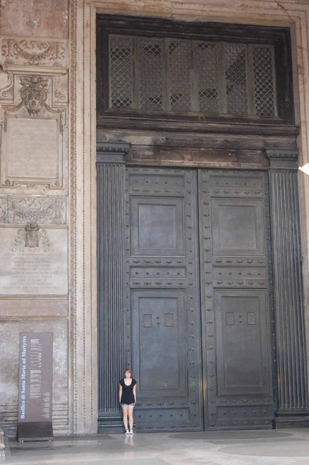 14 Big Boys That Stole Our Hearts and Broke the Scale đ« 20 Absolute Units of a door.