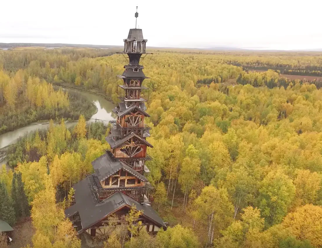 12 Giants That Made Us Rethink Everything 𫣠15 Absolute units of a massive log cabin tower structure