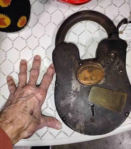 14 Big Boys That Stole Our Hearts and Broke the Scale đ« 27 Absolute Units of a padlock.