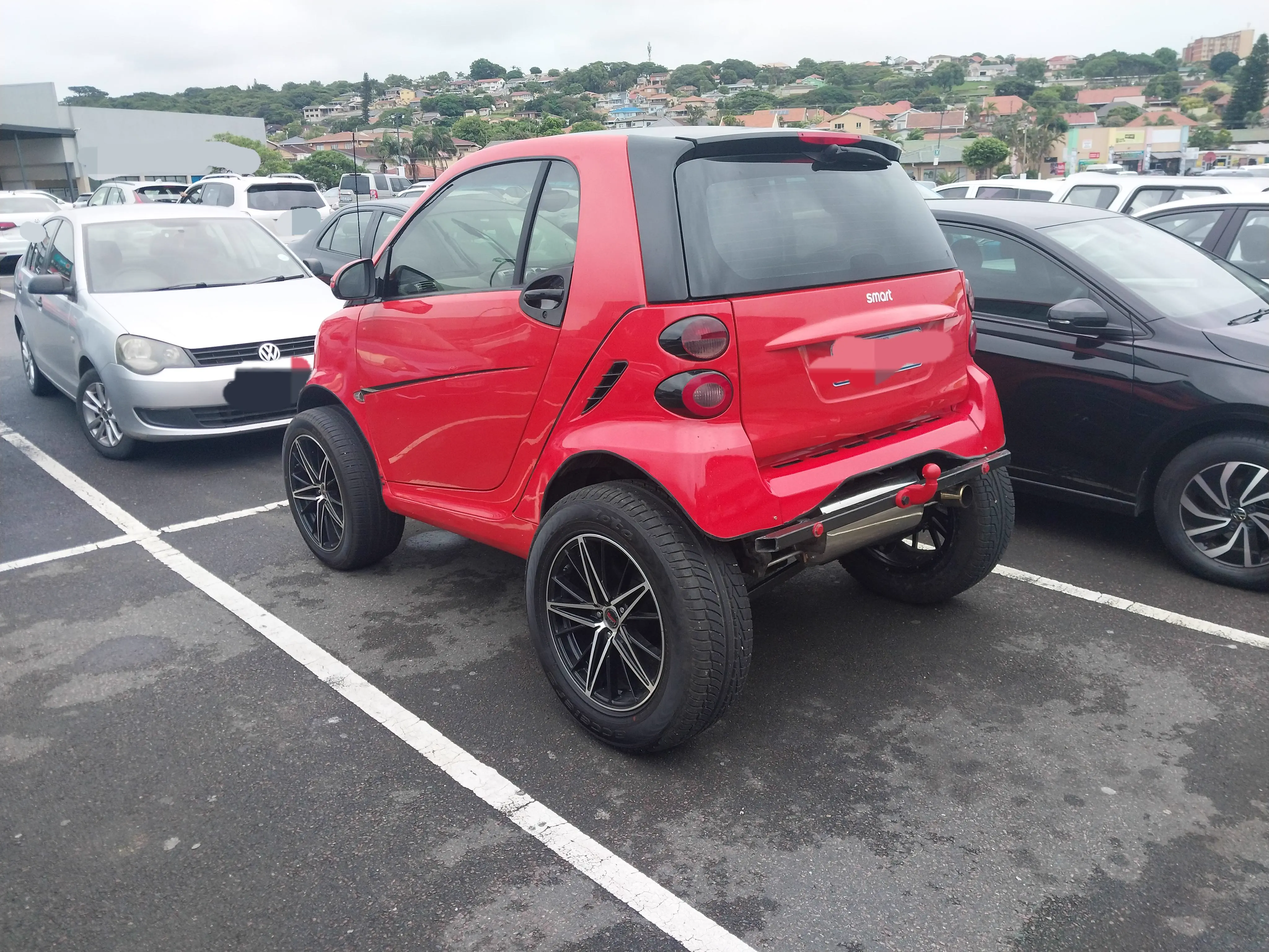 The 8 Most Enormous Beings the Internet Couldn't Scale đ« 12 Absolute Units of a Smart Car