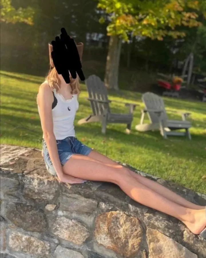 14Colossal Things That Had No Right Being That Big𫣠33 Absolute Units I have been blessed with extremely long legs